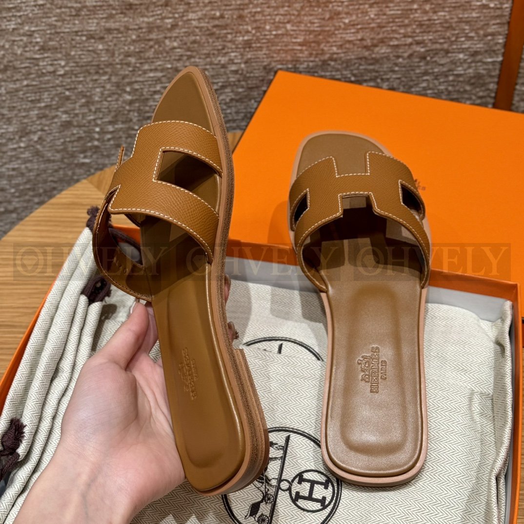 HERMÈS 에르메스 오란 샌들 엡송 카프스킨 (37/Gold) 상품 썸네일