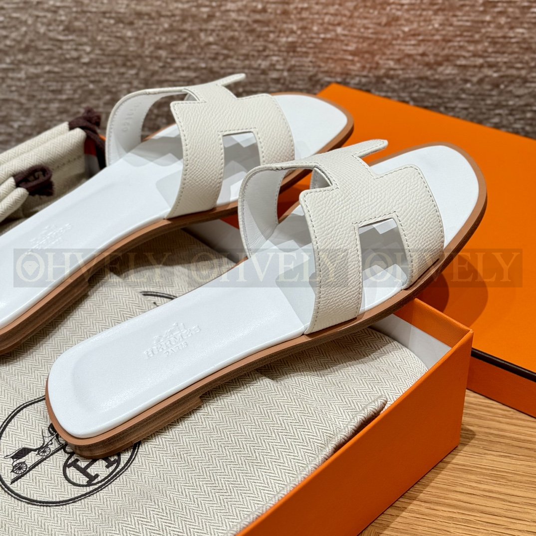 HERMÈS 에르메스 오란 샌들 엡송 카프스킨 (01/Blanc) 상품 썸네일