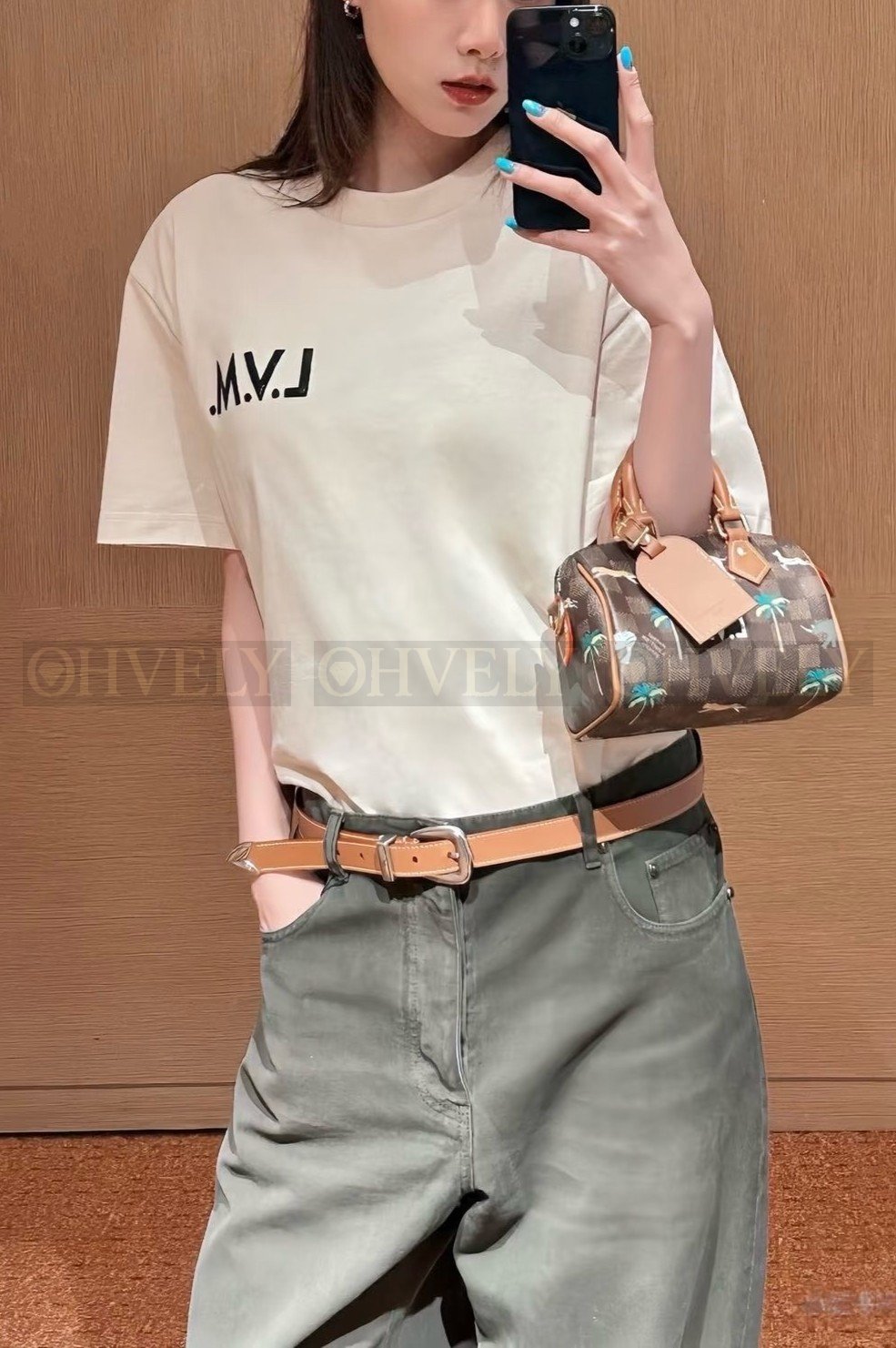 【 ZP버전 】루이비통 Louis Vuitton L.V.M. 로고 자수 티셔츠 상품 썸네일