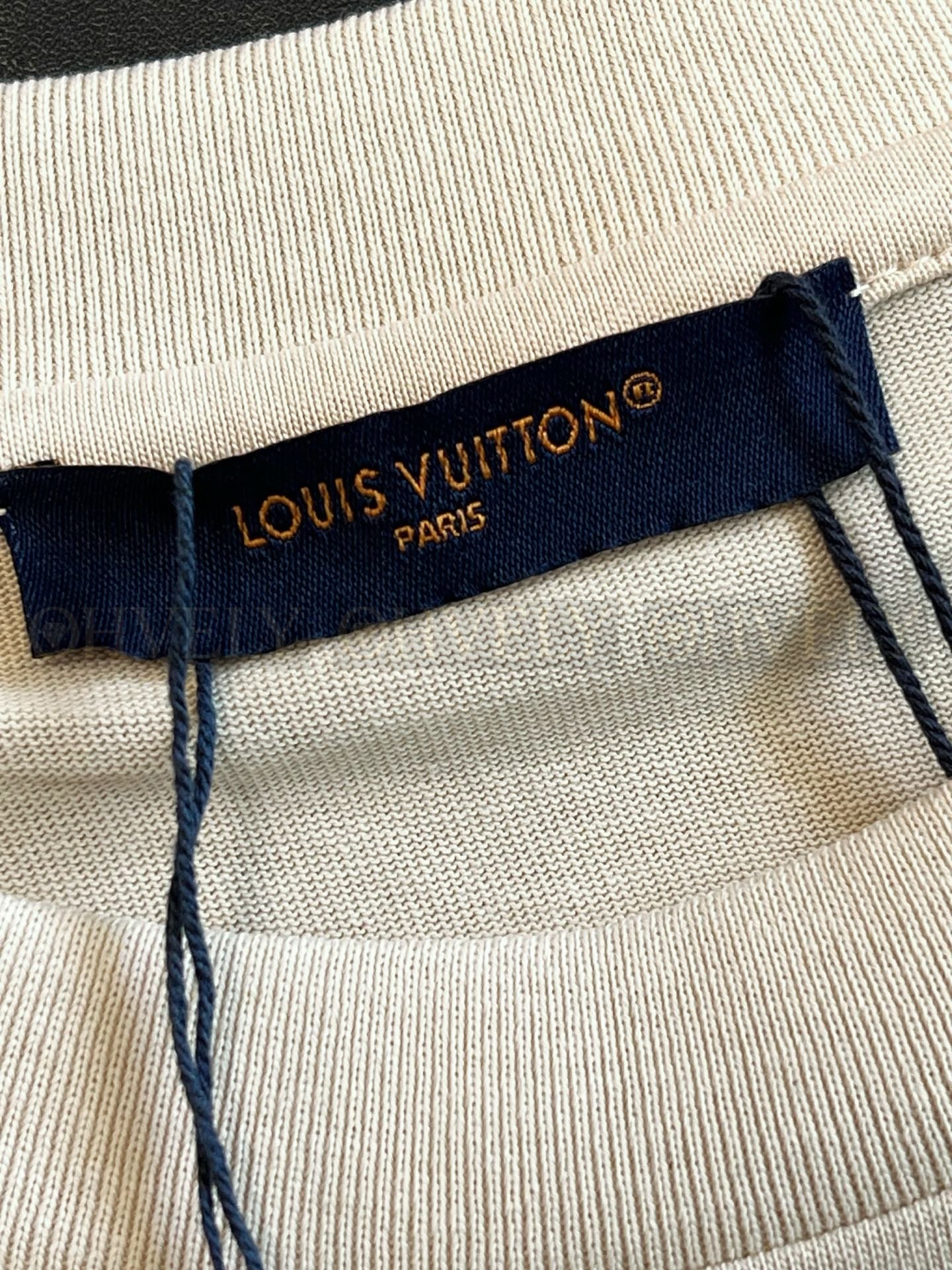 【 ZP버전 】루이비통 Louis Vuitton L.V.M. 로고 자수 티셔츠 상품 썸네일