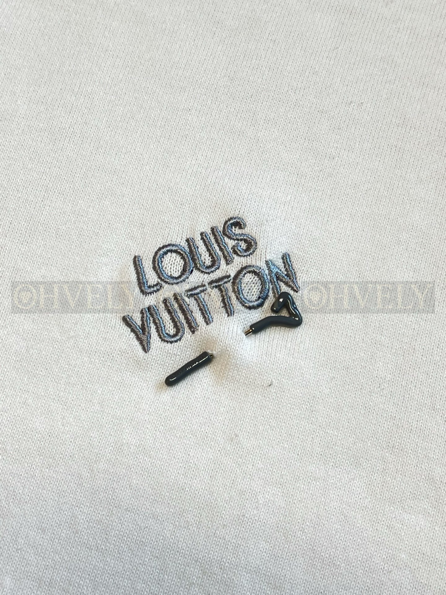 【 ZP버전 】루이비통 Louis Vuitton 핀 디테일 쇼트 슬리브 코튼 니트 상품 썸네일
