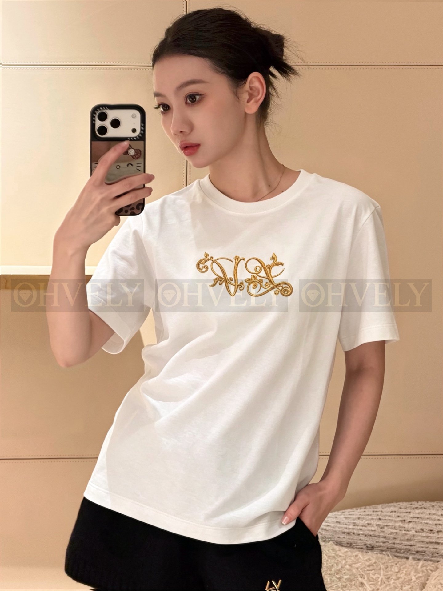 【 ZP버전 】루이비통 Louis Vuitton 골드 시그니처 엠브로이드 티셔츠 상품 썸네일