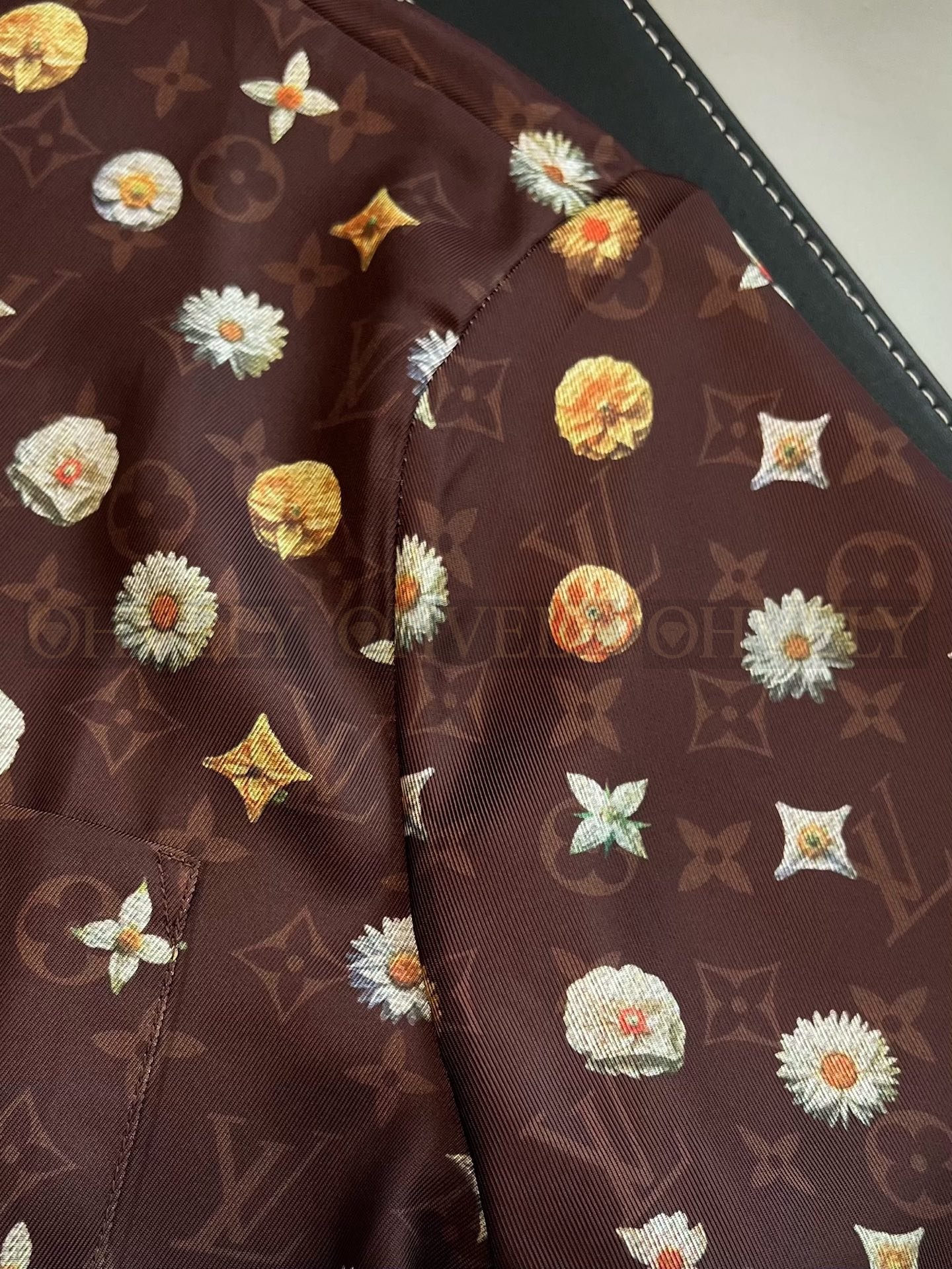【 ZP버전 】루이비통 Louis Vuitton 모노그램 데이지 플라워 프린트 셔츠 & 쇼츠 세트 상품 썸네일