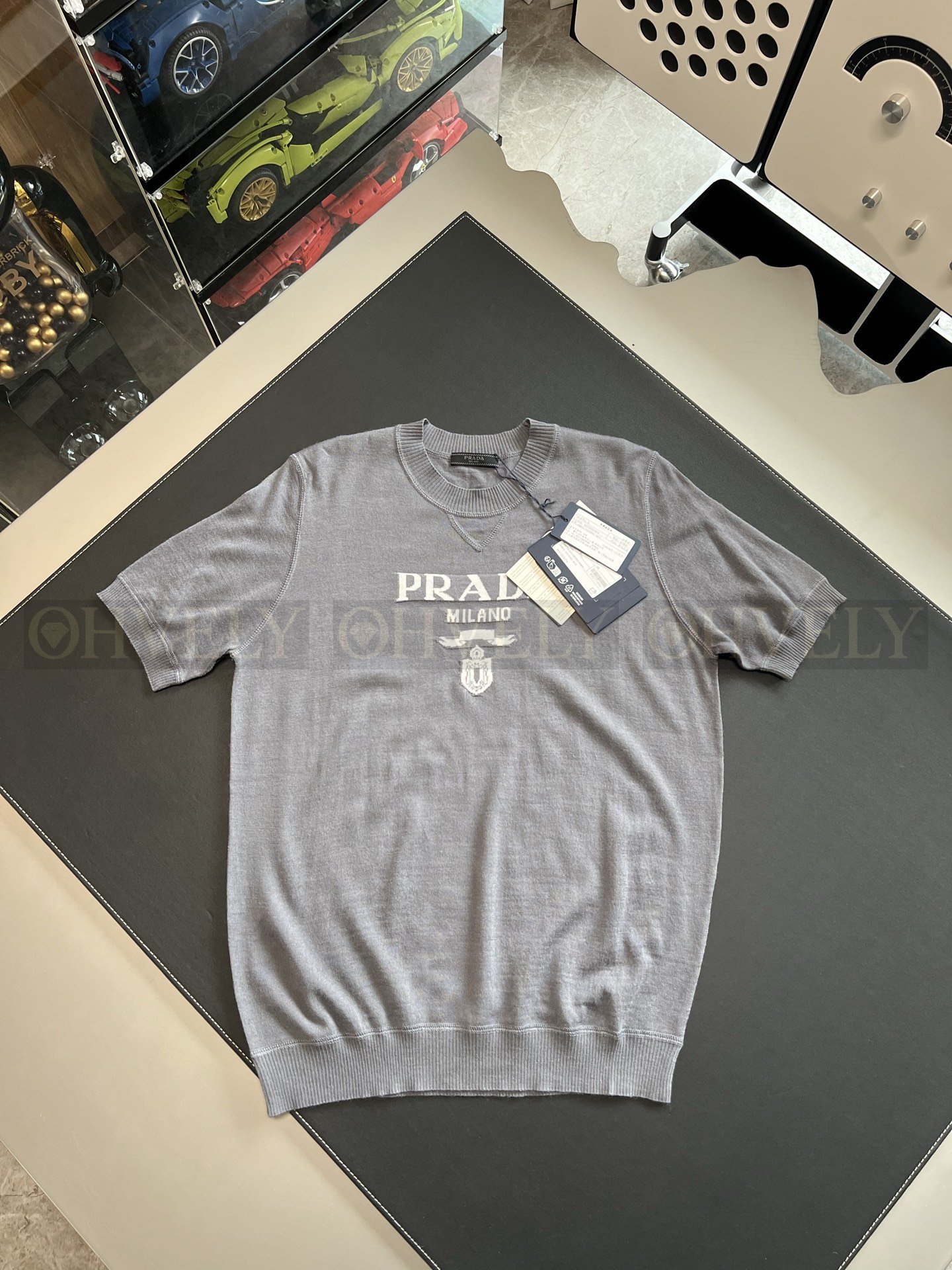 【 ZP버전 】프라다 PRADA 클래식 로고 자카드 반팔 니트 상품 썸네일