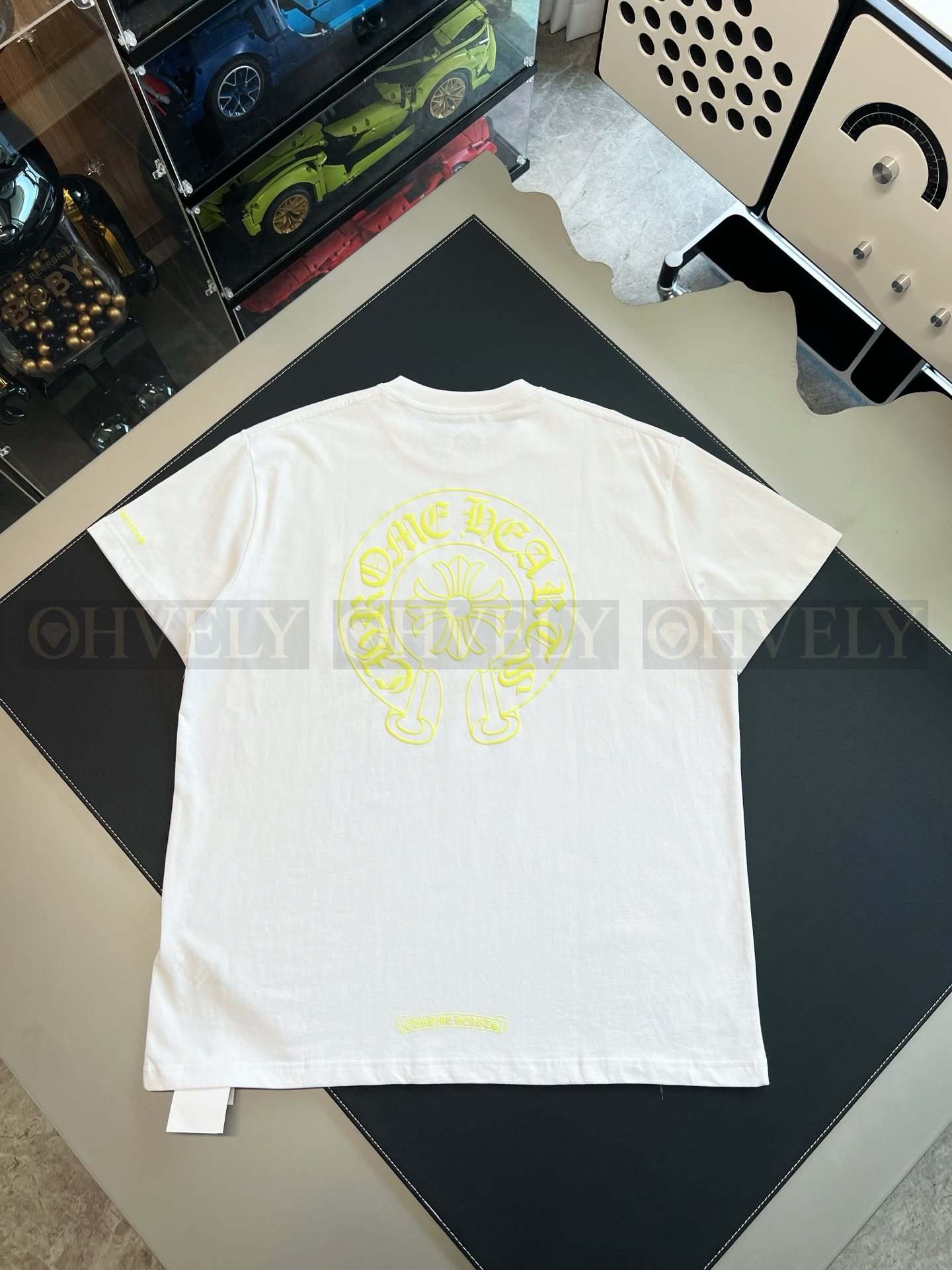 【 ZP버전 】크롬하츠 Chrome Hearts 네온 호스슈 포켓 반팔 티셔츠 상품 썸네일