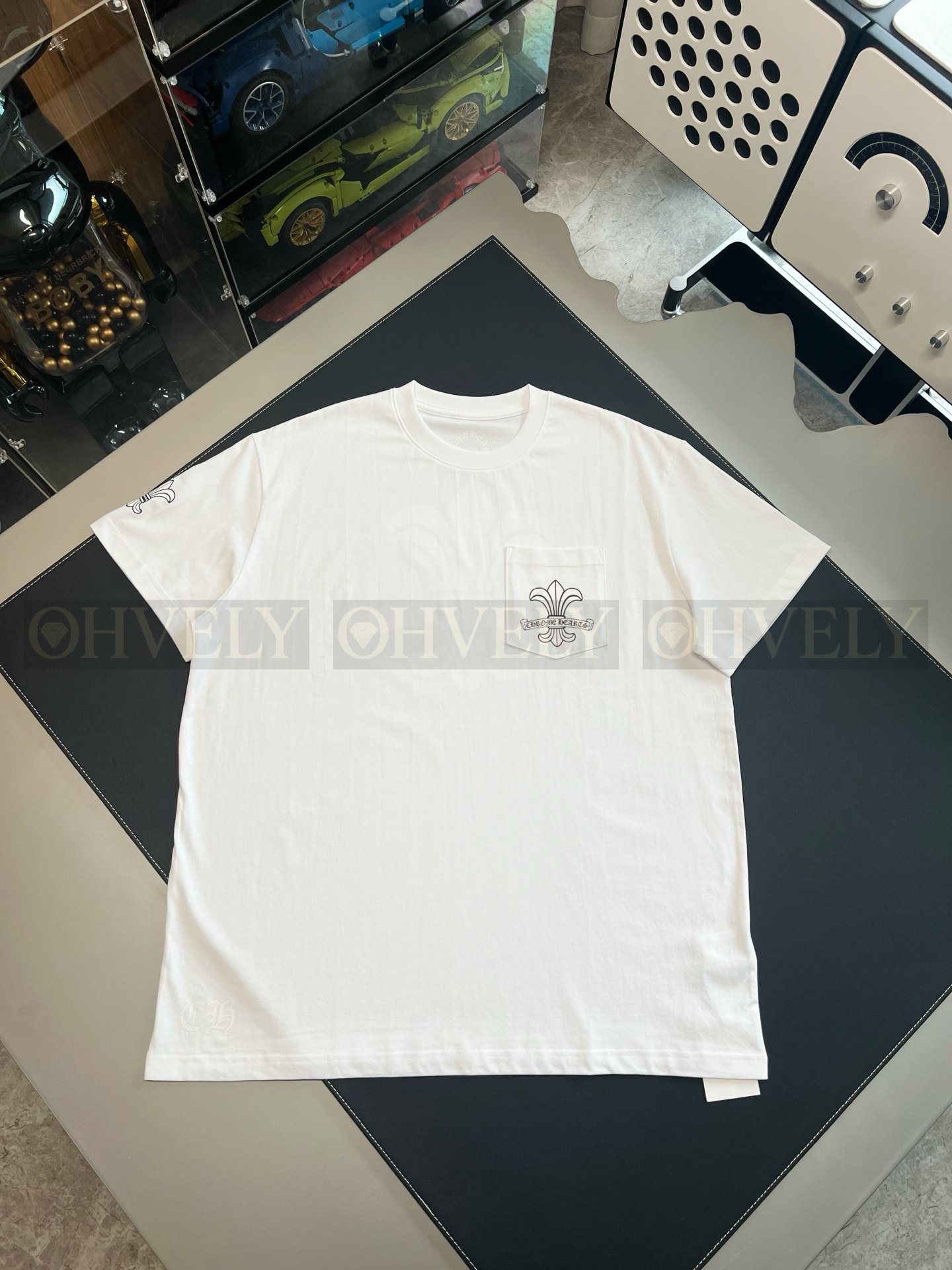 【 ZP버전 】크롬하츠 Chrome Hearts BS 플뢰르 포켓 반팔 티셔츠 상품 썸네일