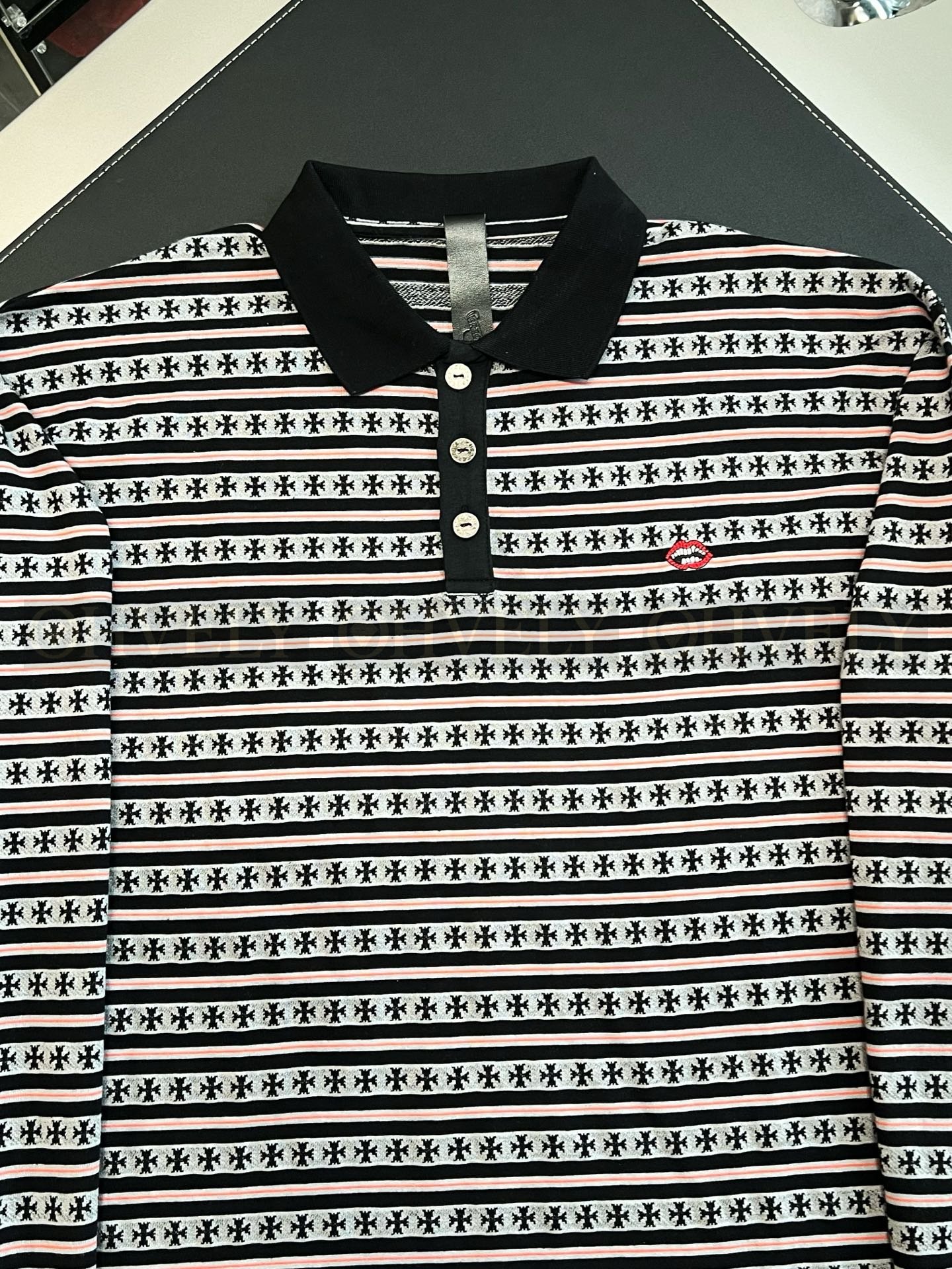 【 ZP버전 】크롬하츠 Chrome Hearts 올오버 플러스 스트라이프 폴로 롱슬리브 상품 썸네일