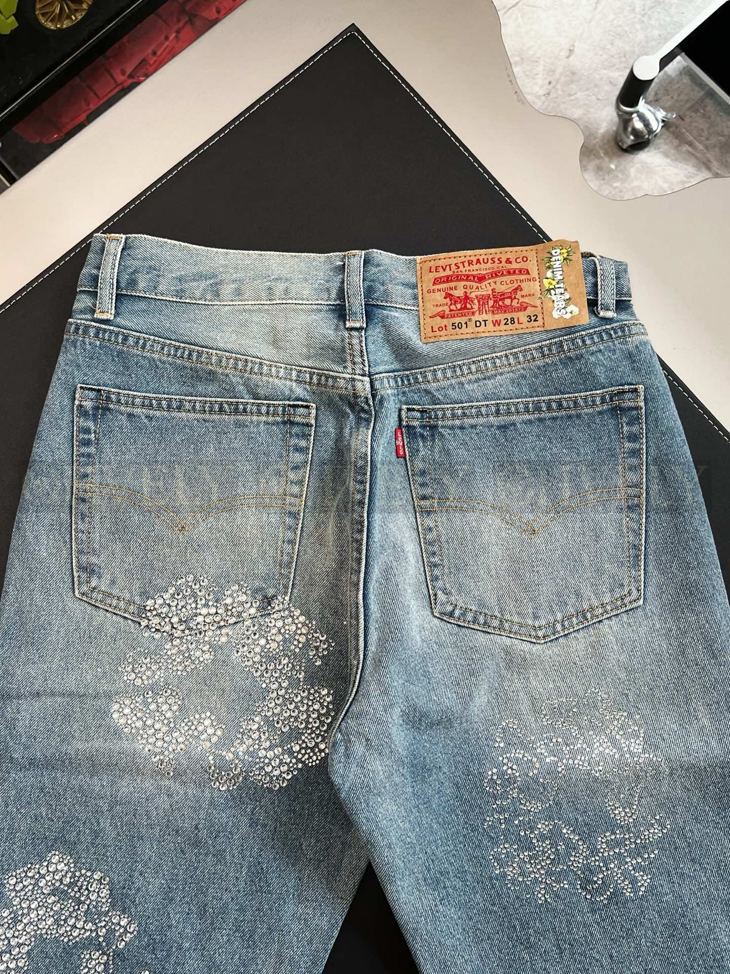 【 ZP버전 】크롬하츠 Chrome Hearts 라인스톤 BS 플뢰르 빈티지 데님 팬츠 상품 썸네일