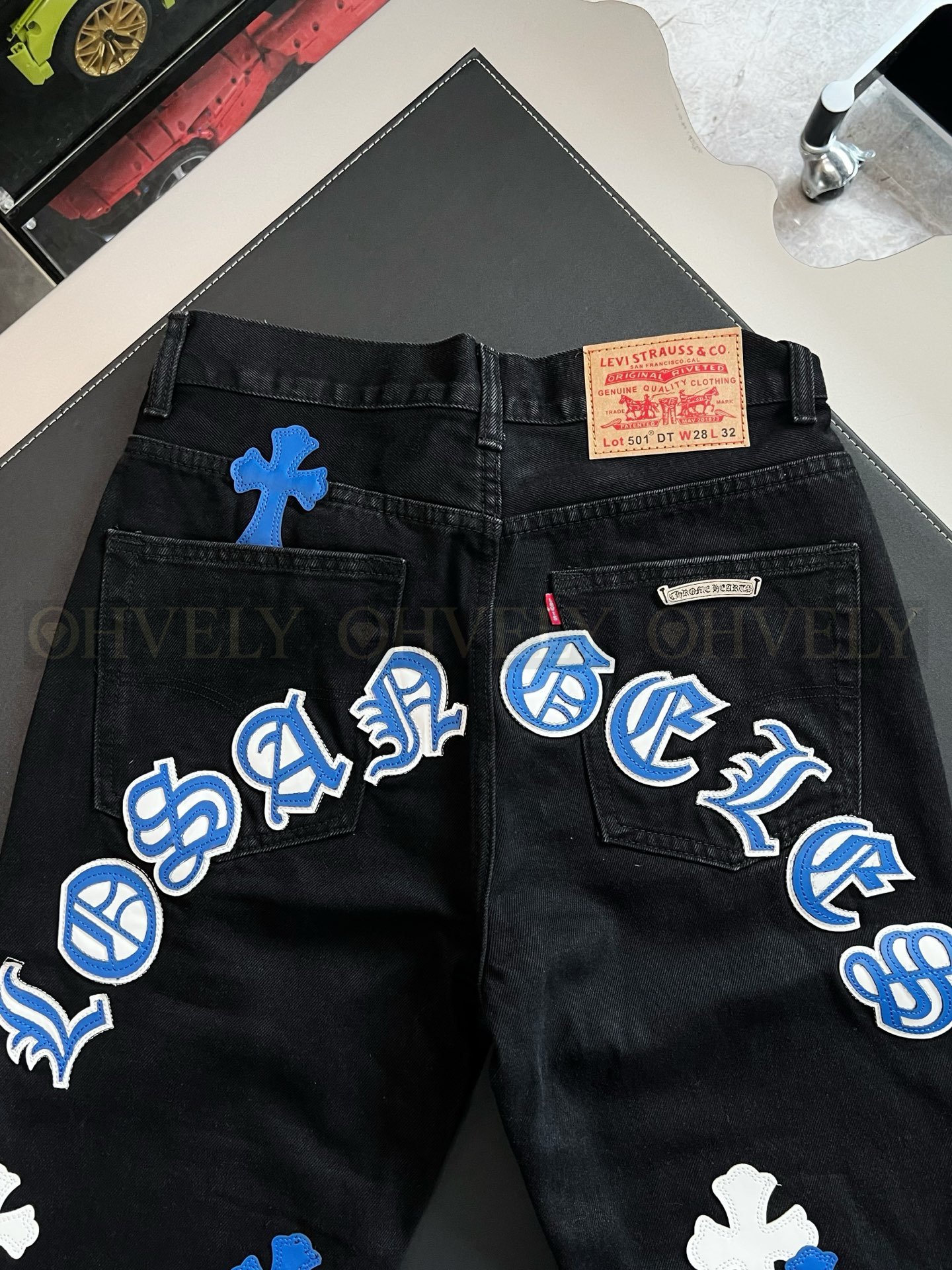 【 ZP버전 】크롬하츠 Chrome Hearts 블루 화이트 크로스 패치 블랙 데님 팬츠 상품 썸네일