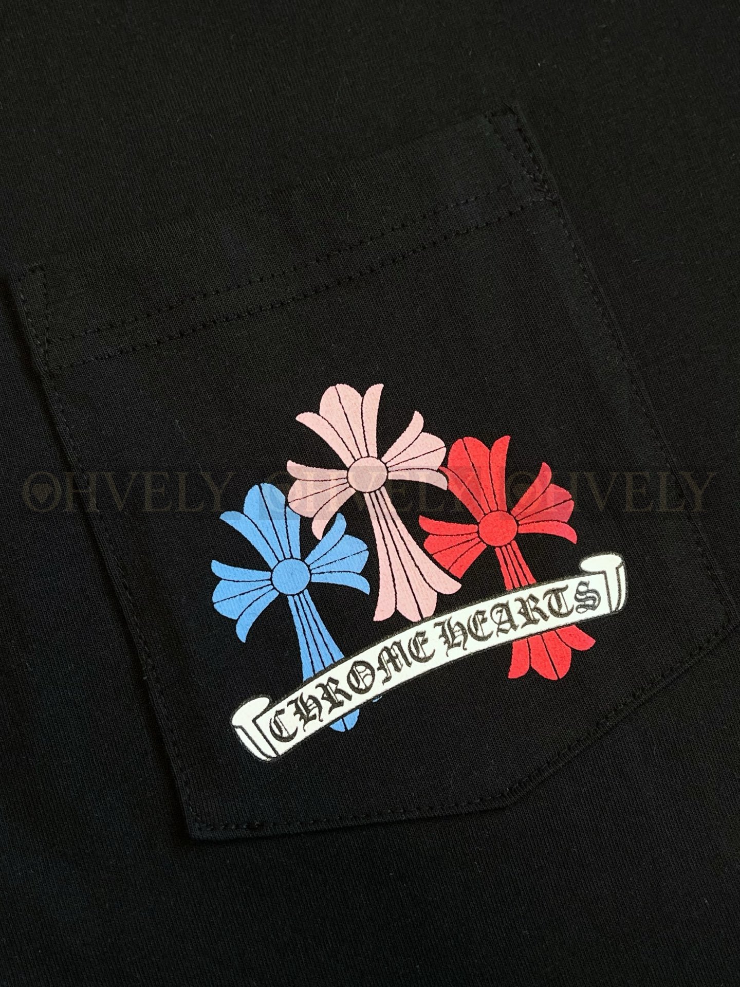 【 ZP버전 】크롬하츠 Chrome Hearts 멀티 컬러 크로스 포켓 반팔 티셔츠 상품 썸네일