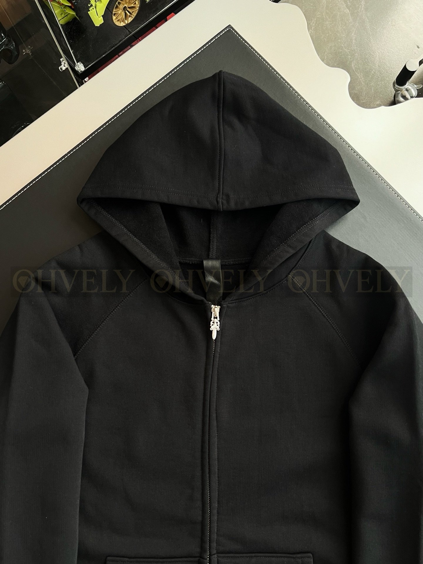 【 ZP버전 】크롬하츠 Chrome Hearts 범어 십자가 로고 지퍼 후드 집업 블랙 상품 썸네일