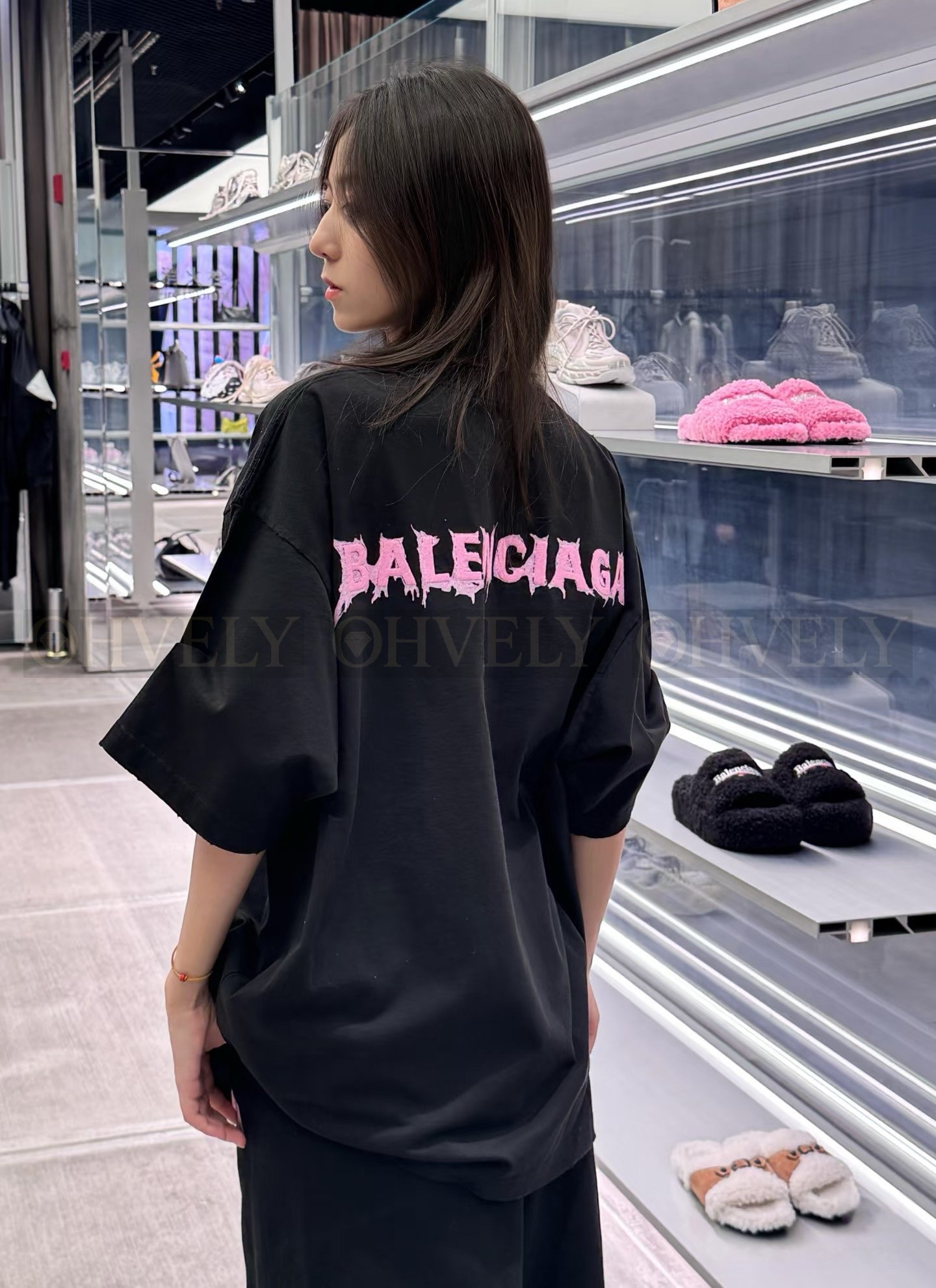 【 ZP버전 】발렌시아가 Balenciaga 핑크 로고 자수 티셔츠 블랙 상품 썸네일