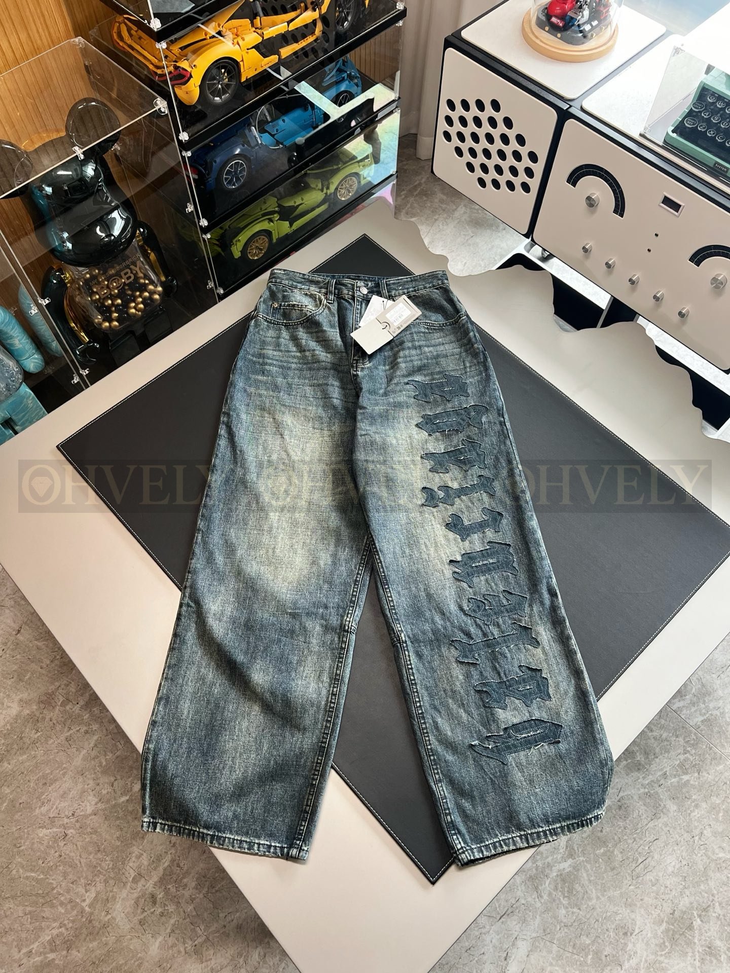 【 ZP버전 】발렌시아가 Balenciaga 고딕 로고 아플리케 빈티지 워싱 데님 팬츠 상품 썸네일