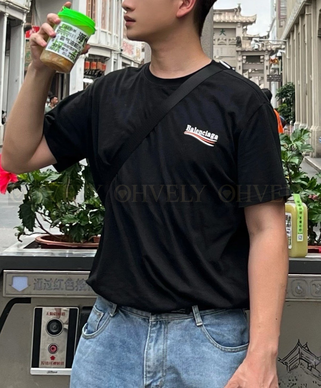 【 ZP버전 】발렌시아가 Balenciaga 캠페인 로고 자수 반팔 티셔츠 블랙 상품 썸네일