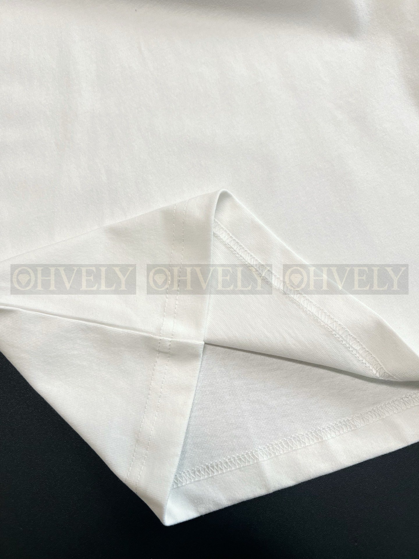 【 ZP버전 】버버리 Burberry 고딕 로고 자수 면 티셔츠 상품 썸네일