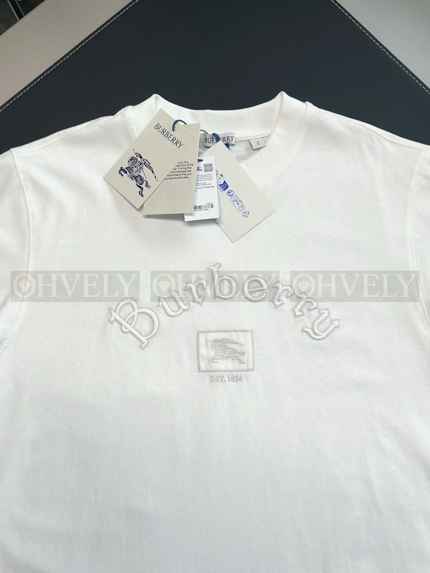 【 ZP버전 】버버리 Burberry 고딕 로고 자수 면 티셔츠 상품 썸네일
