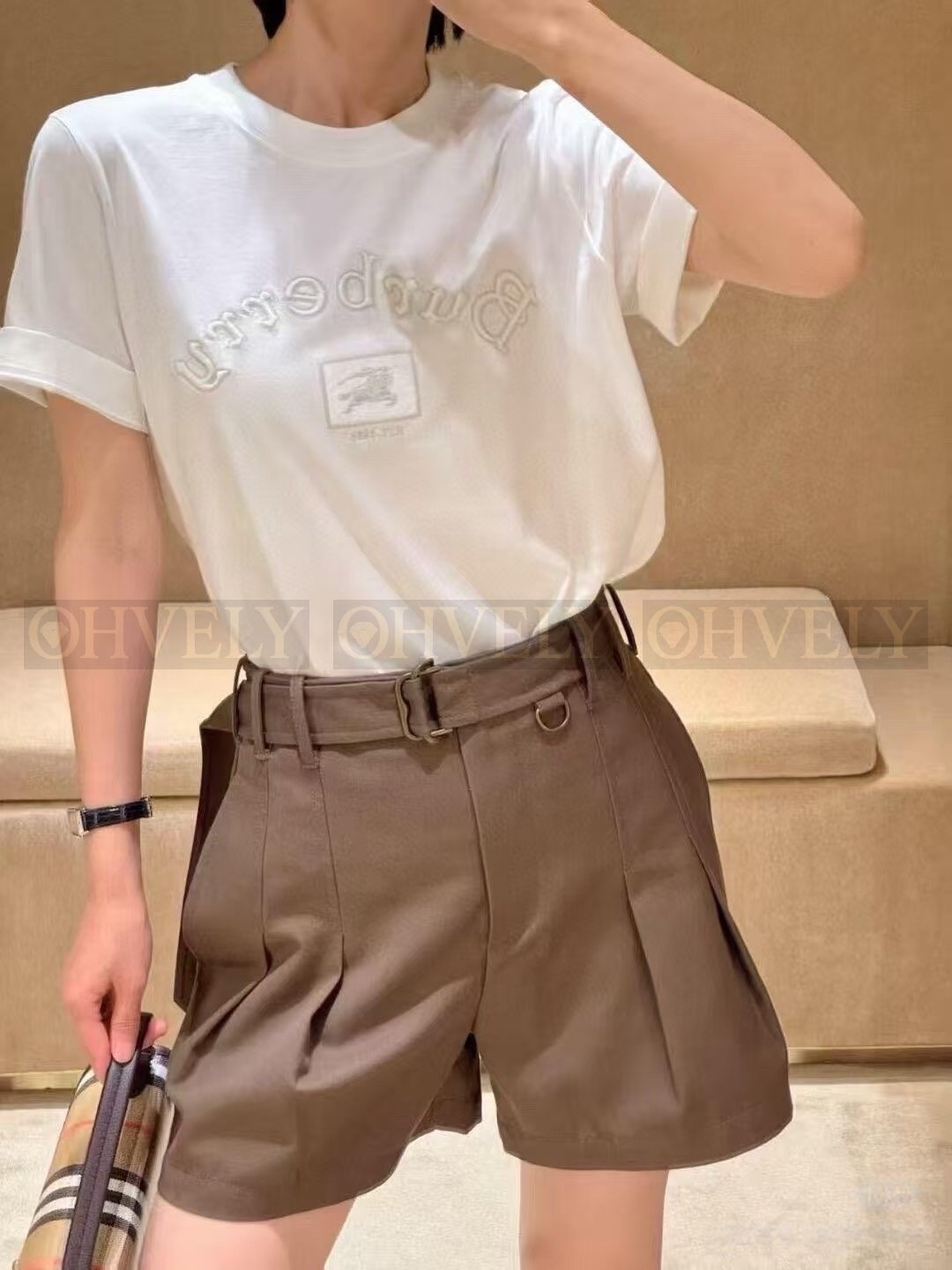 【 ZP버전 】버버리 Burberry 고딕 로고 자수 면 티셔츠 상품 썸네일