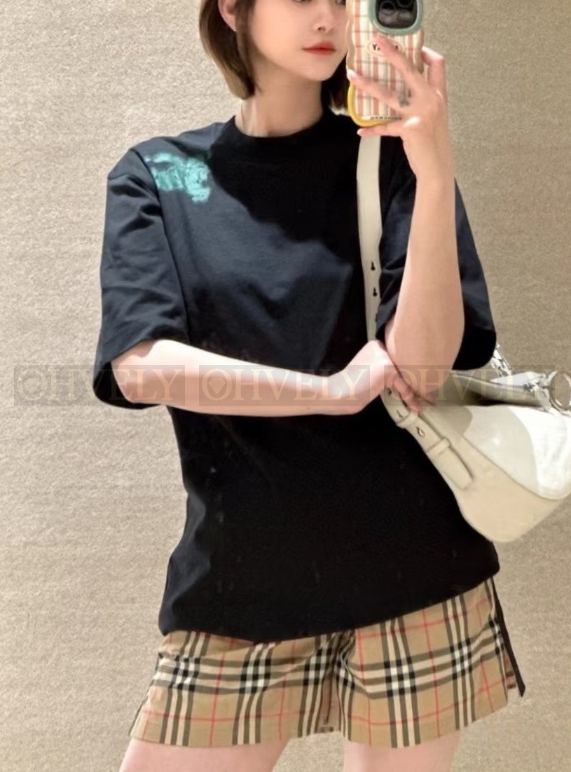 【 ZP버전 】버버리 Burberry 에크루 스프레이 페인트 로고 코튼 티셔츠 상품 썸네일