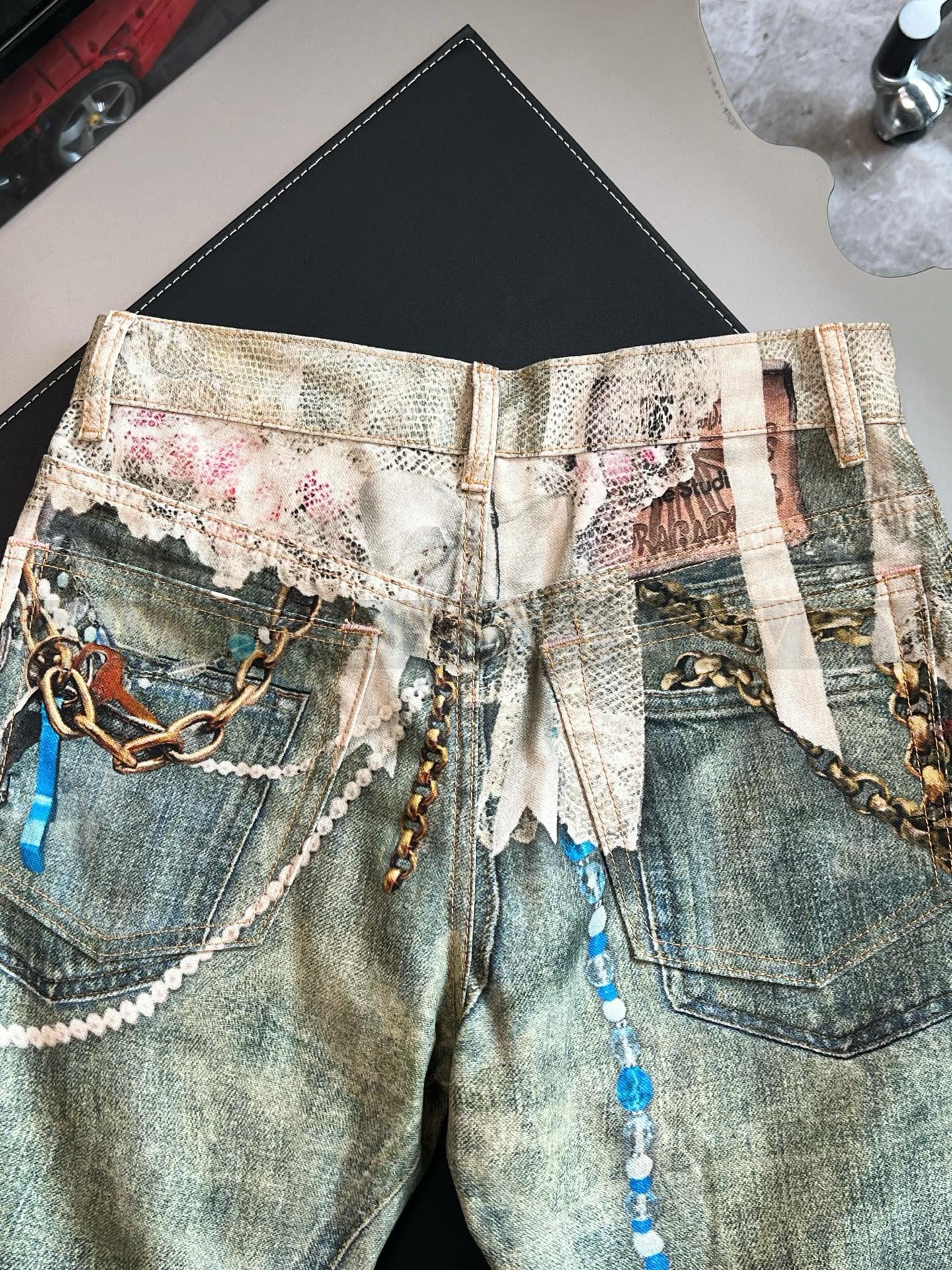 【 ZP버전 】아크네 스튜디오 Acne Studios 트롱프뢰유 레이스 진주 프린트 보우 레그 데님 팬츠 상품 썸네일