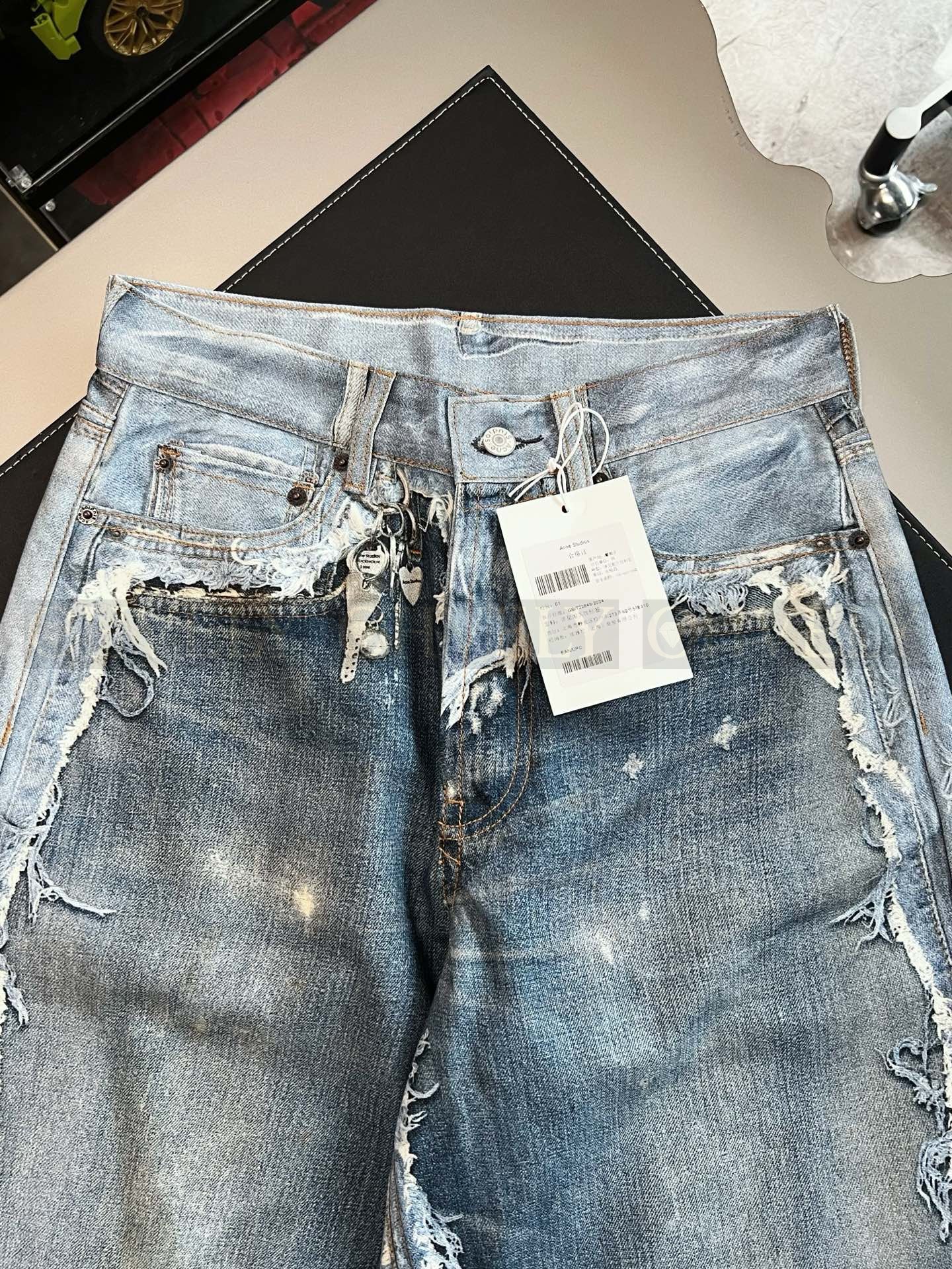 【 ZP버전 】아크네 스튜디오 Acne Studios 트롱프뢰유 디스트레스드 프린트 와이드 레그 데님 팬츠 상품 썸네일