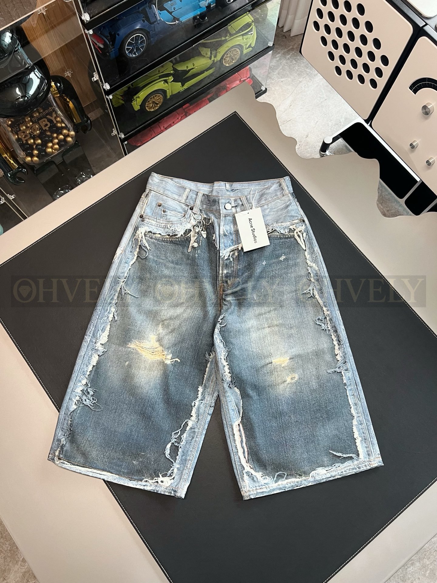 【 ZP버전 】아크네 스튜디오 Acne Studios 트롱프뢰유 디스트레스드 프린트 데님 쇼츠 상품 썸네일