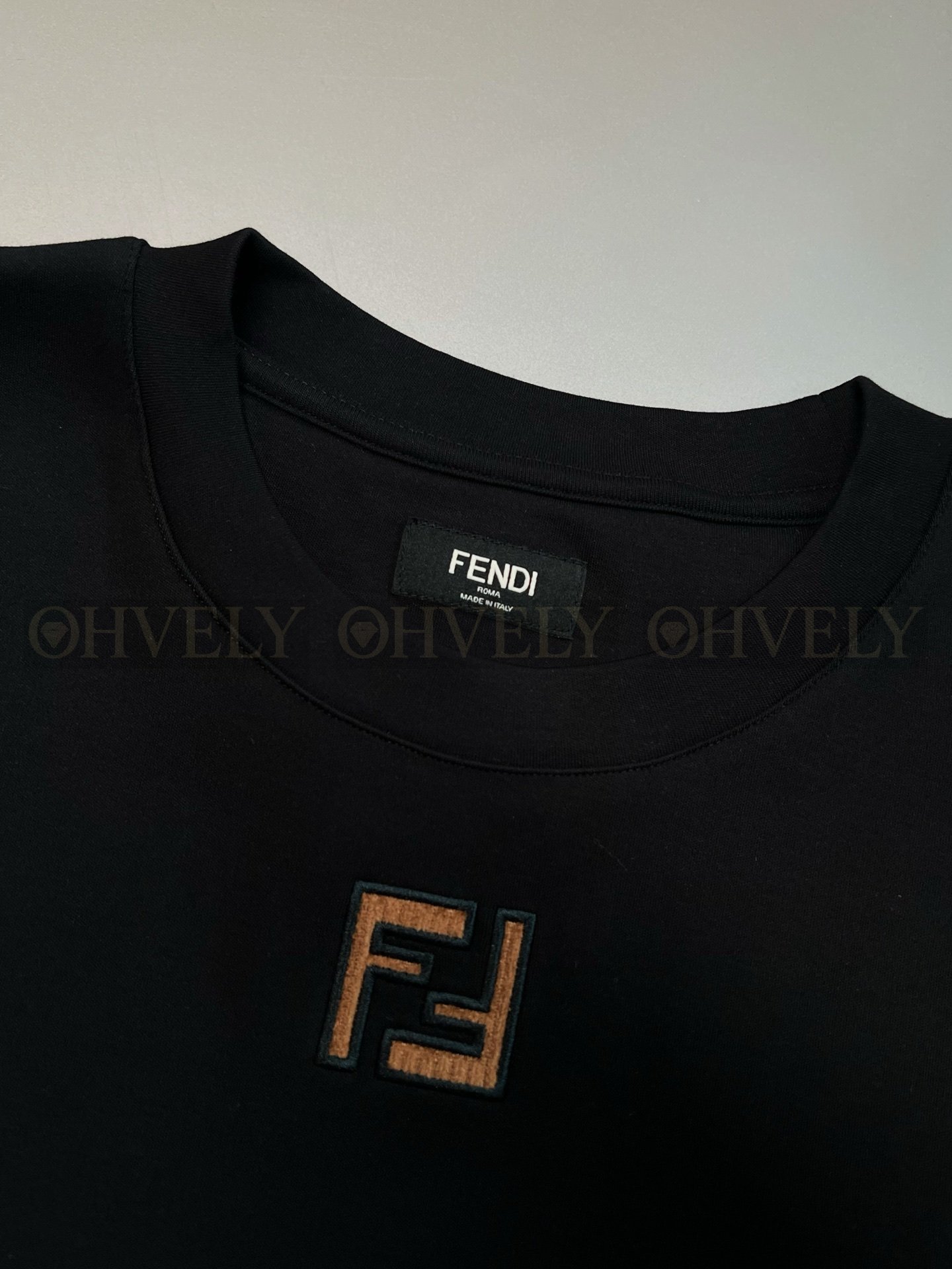 【 ZP버전 】펜디 Fendi FF 로고 코듀로이 패치 티셔츠 상품 썸네일