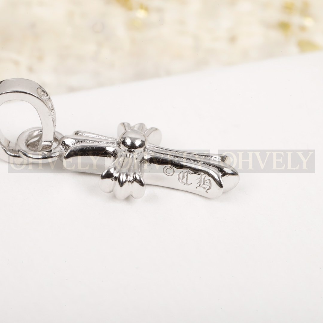 【 ZP 버전 】크롬하츠 베이비 팻 크로스 다이아몬드 드롭 귀걸이 상품 썸네일
