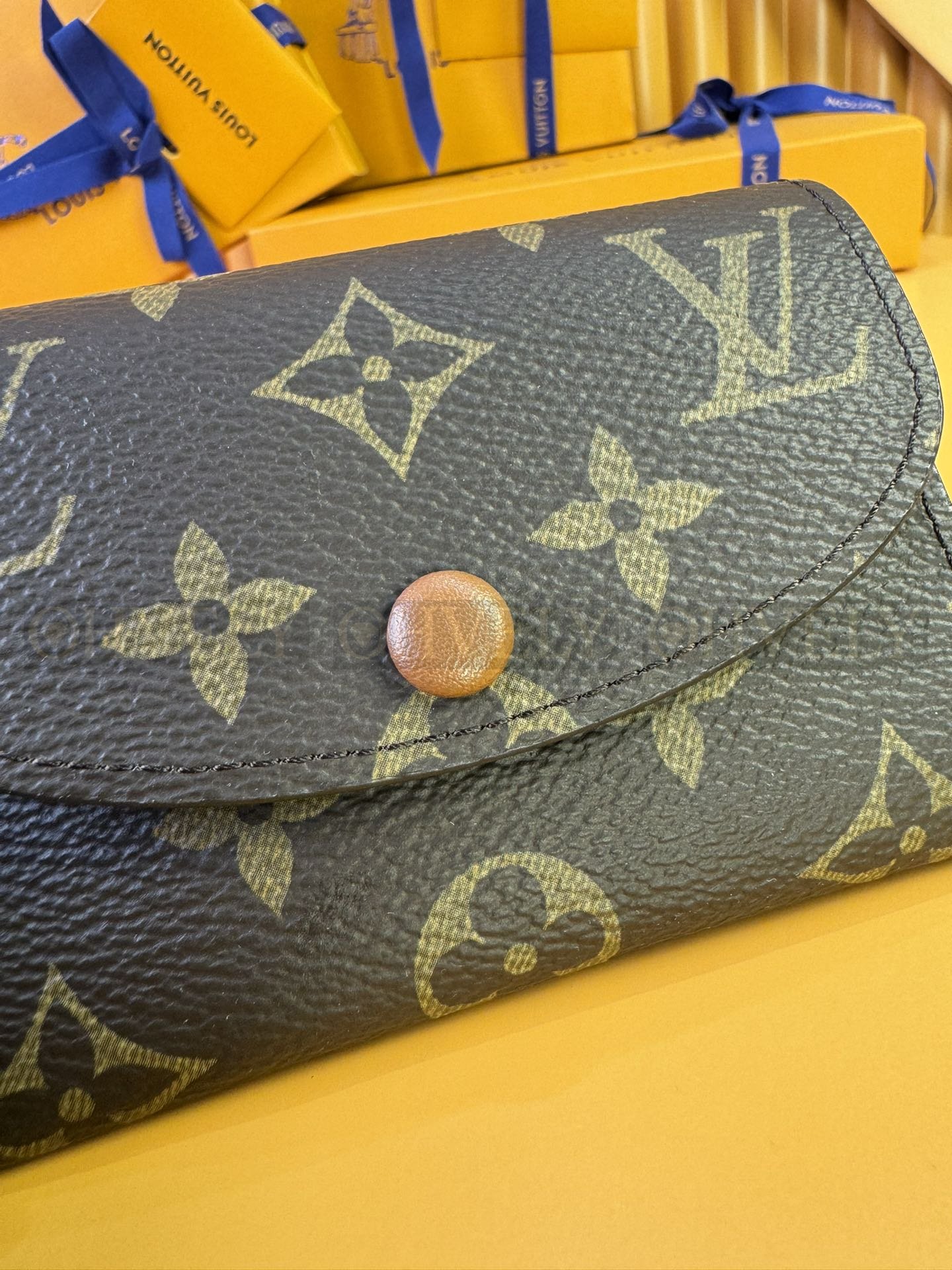 【 ZP 버전 】루이비통 Louis Vuitton 로잘리 코인 퍼스 모노그램 브라운 버튼 상품 썸네일