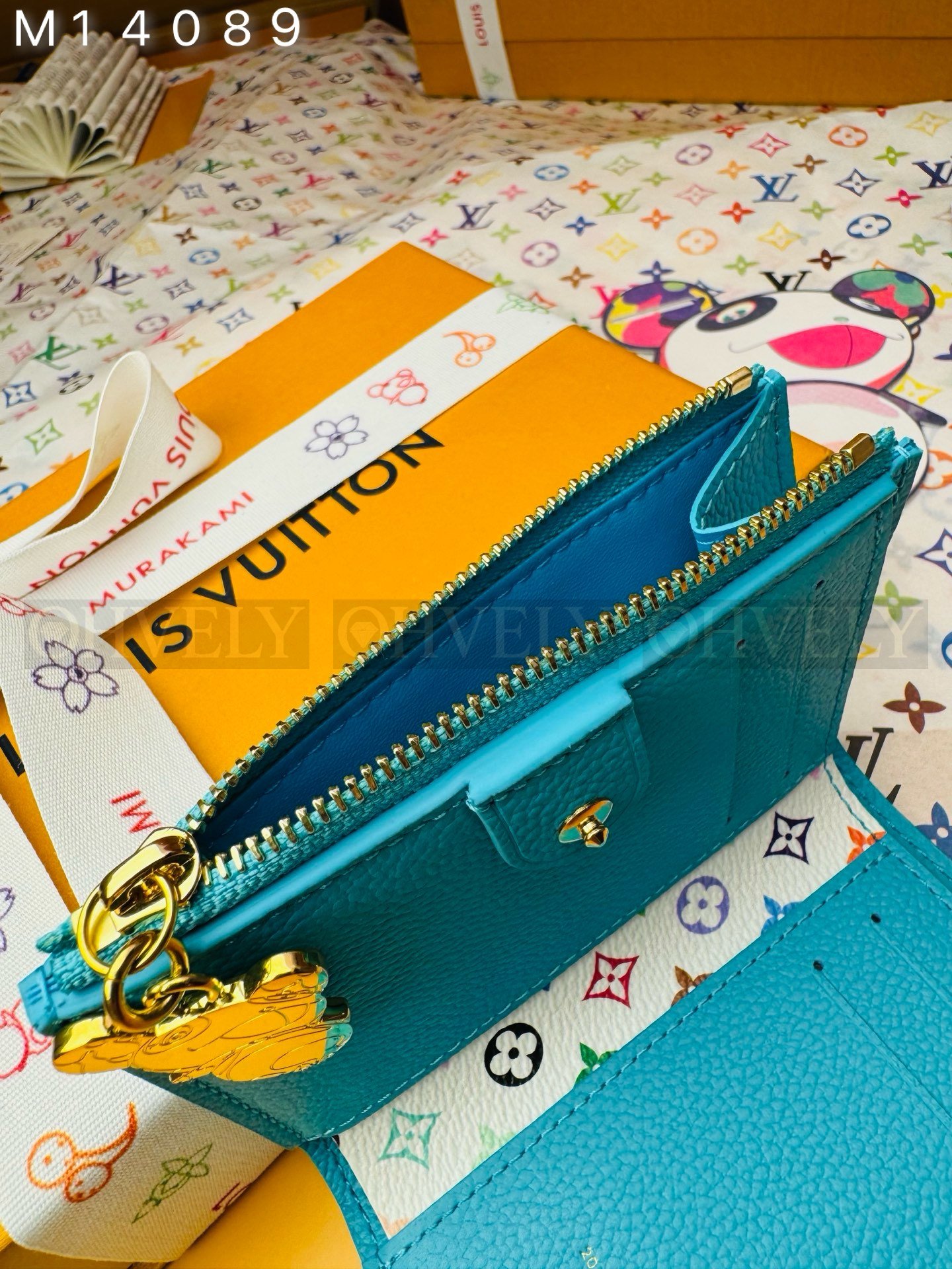 【 ZP 버전 】루이비통 Louis Vuitton x 무라카미 다카시 판다 키 파우치 블루 상품 썸네일