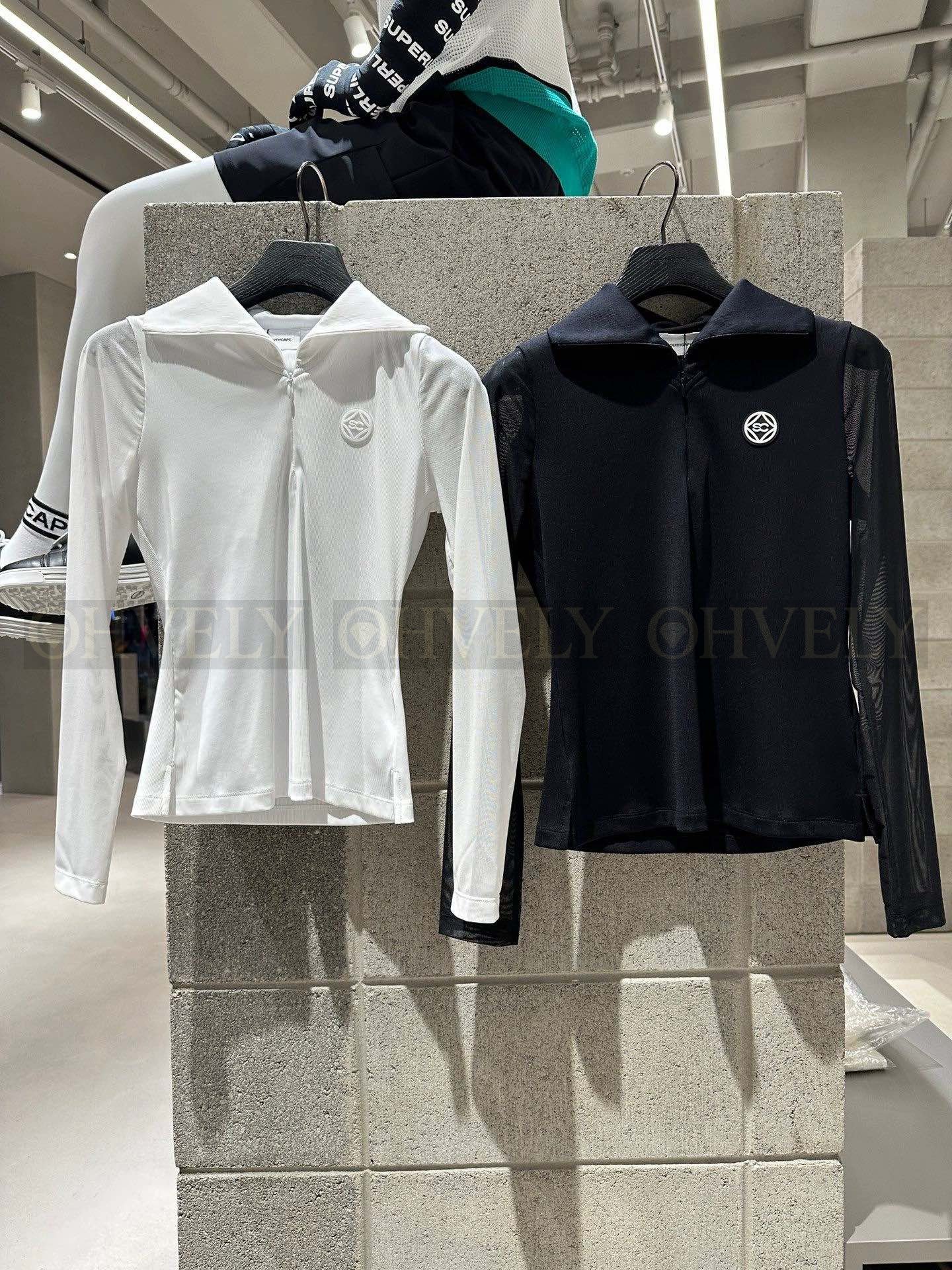 Southcape 사우스케이프 여성 메쉬 슬리브 하프 집업 하이넥 긴소매 티셔츠 (화이트/블랙) 상품 썸네일