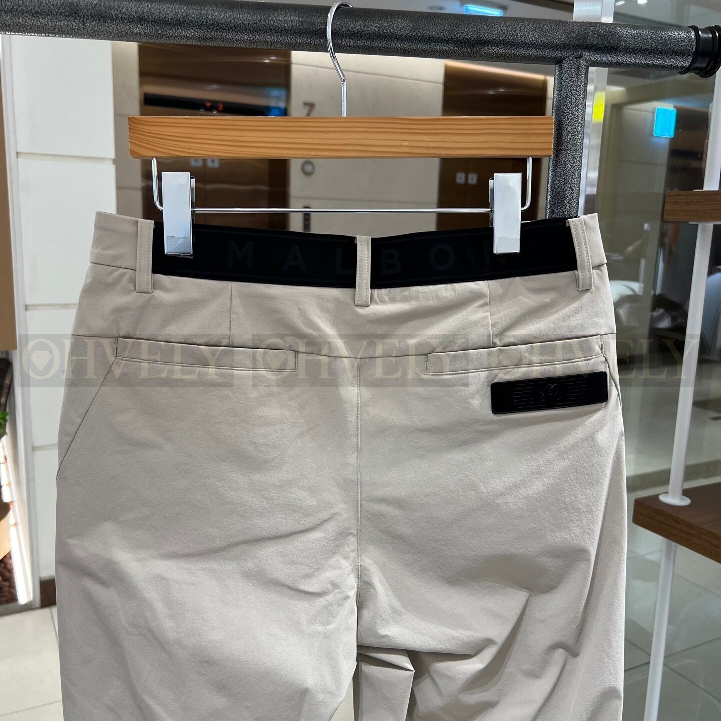 Malbon 말본 남성 사이드 필드 로고 조거 팬츠 (블랙, 다크그레이, 베이지) 상품 썸네일