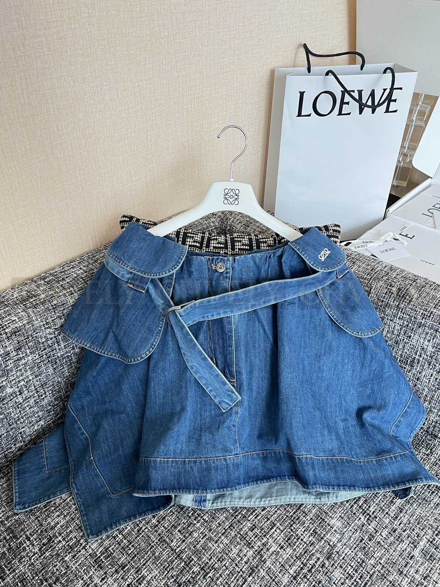 【 ZP버전 】로에베 웨이스트 플랩 비대칭 데님 스커트 블루 상품 썸네일