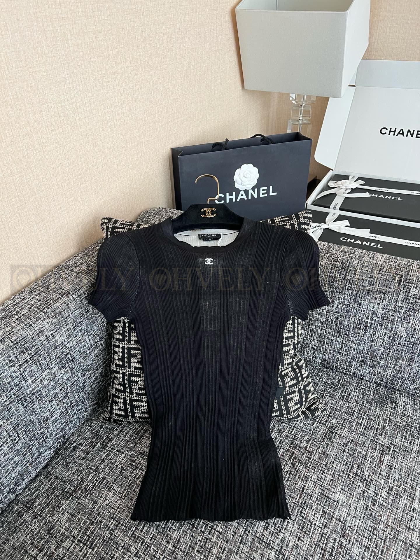 【 ZP버전 】샤넬 비치 시리즈 니트 반팔 티셔츠 블랙 상품 썸네일