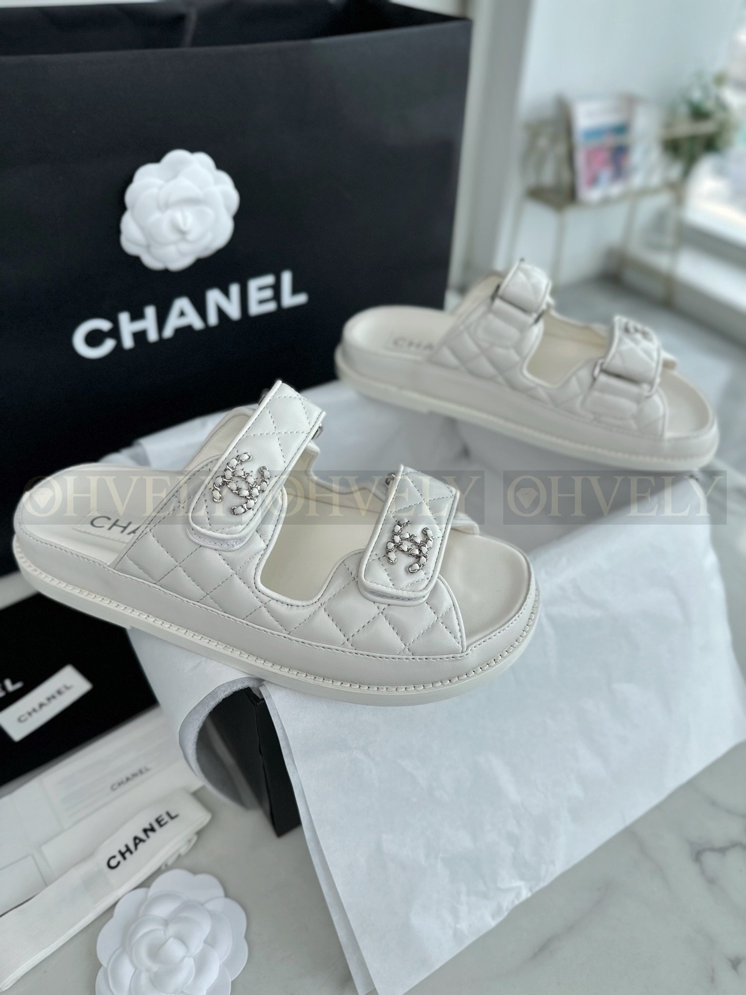 【 ZP버전 】CN 가죽 체인 로고 램스킨 퀼팅 뮤샌들 상품 썸네일