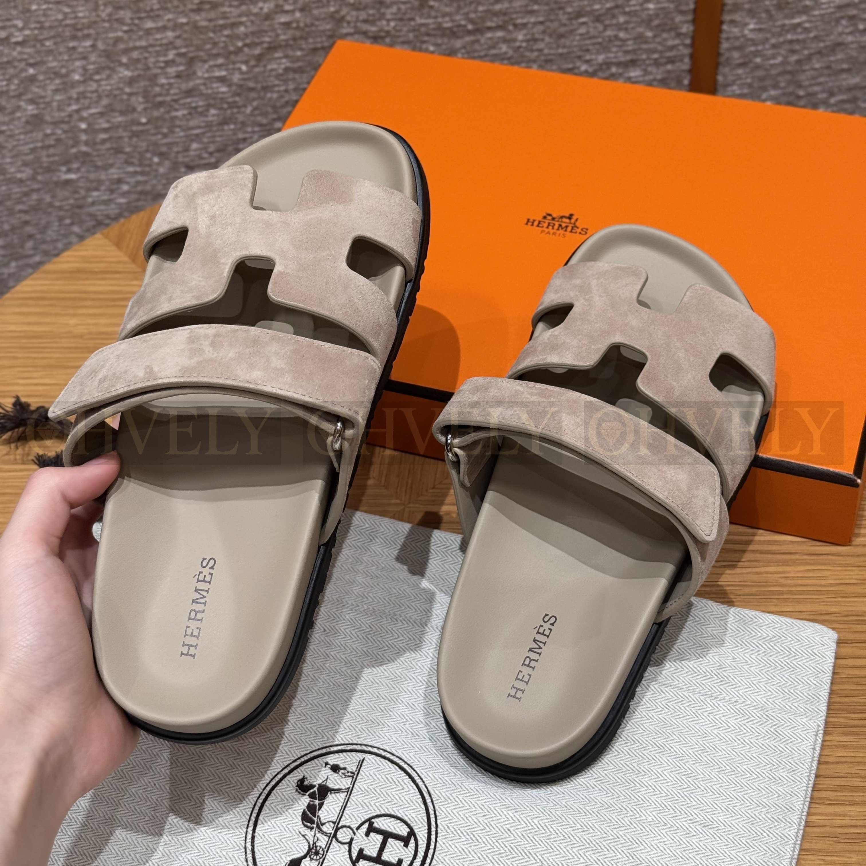 【 ZP버전 】H 치프레 샌들 아이보리 스웨이드 셰브르 상품 썸네일