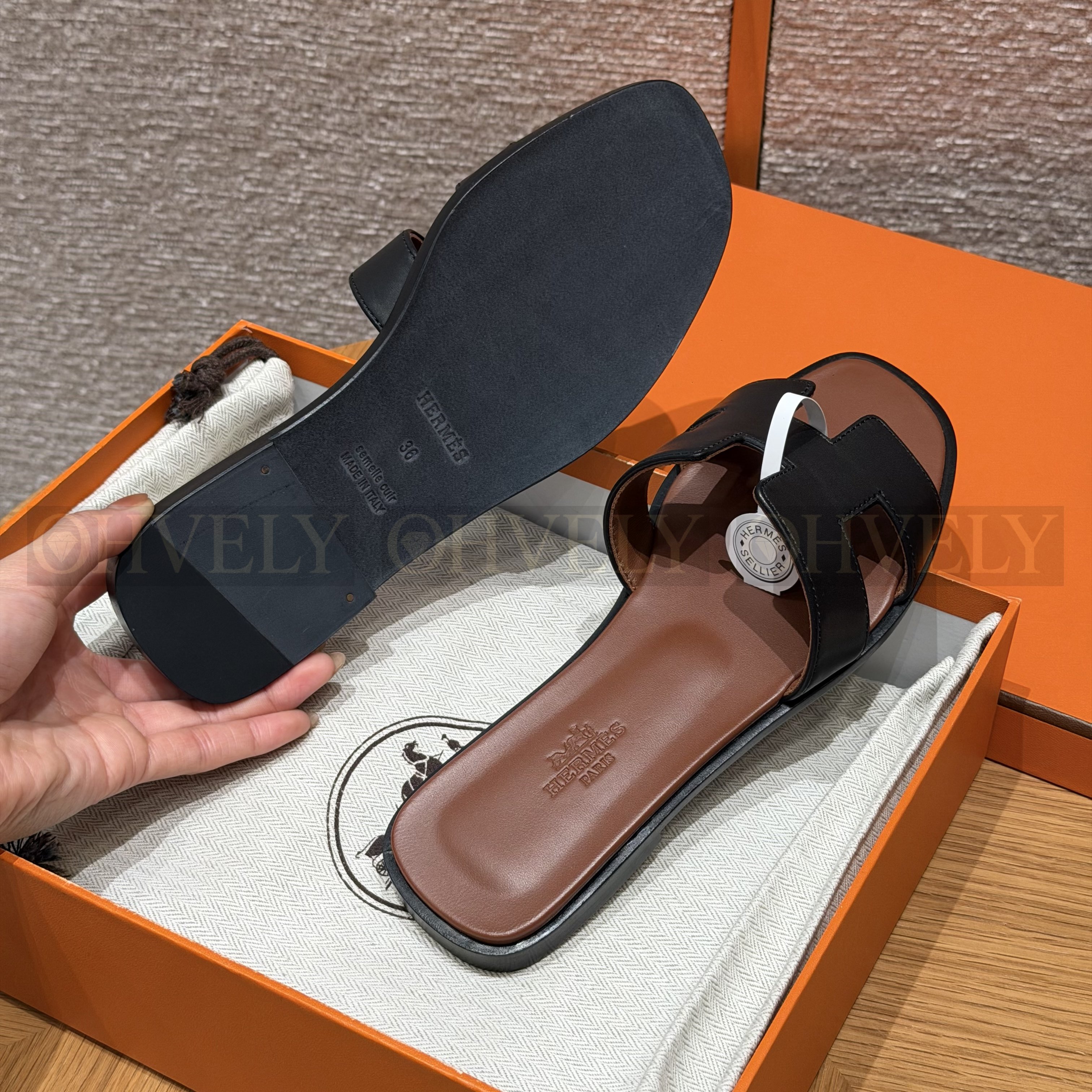 【 ZP버전 】H오란 샌들 블랙 & 골드 인솔 박스 카프스킨 상품 썸네일