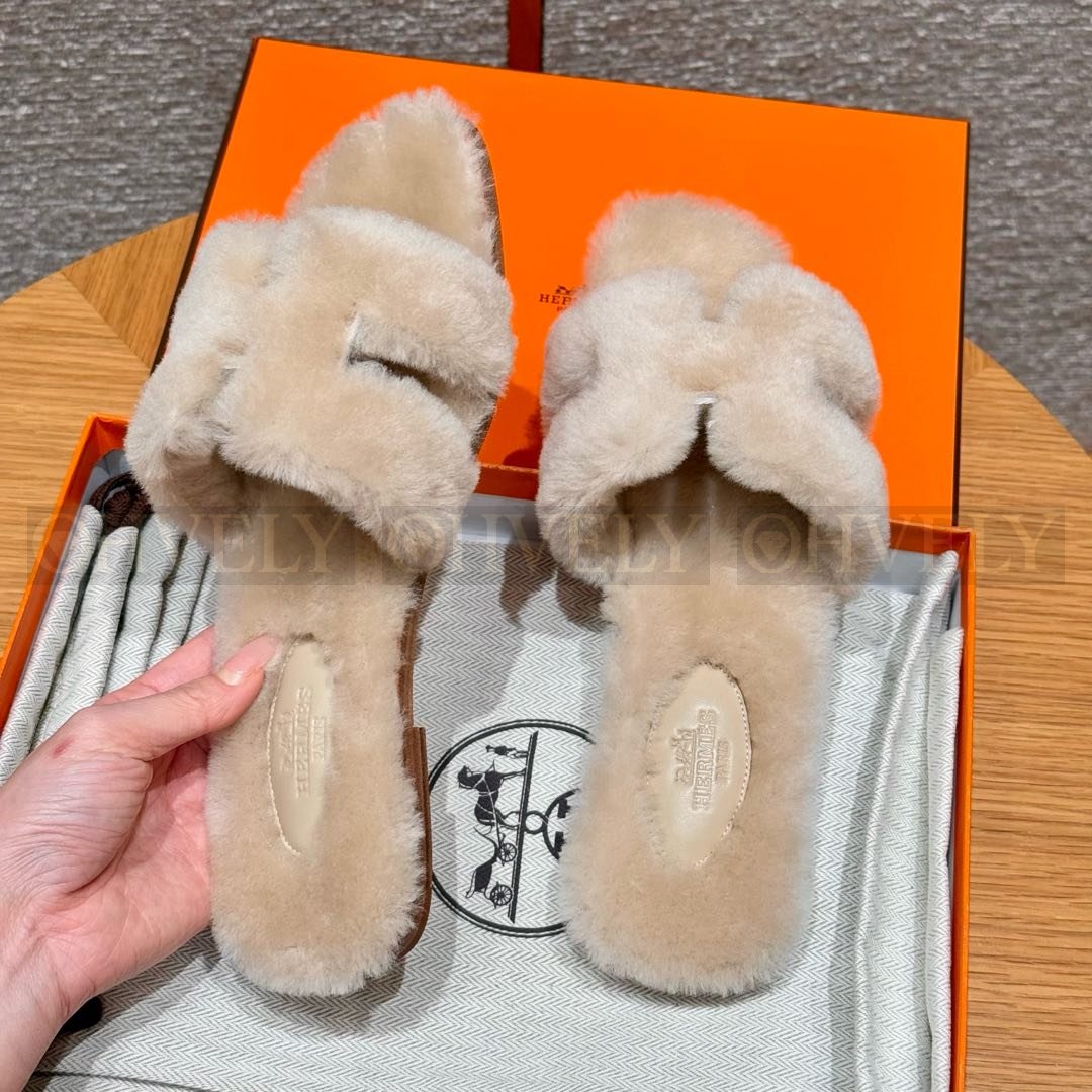 【 ZP버전 】H 오란 숄 시어링 무통 샌들 슬리퍼 베이지 카멜 상품 썸네일