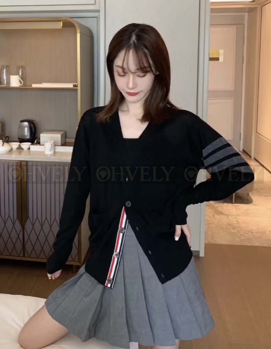 【 ZP버전 】TB 클래식 사선 사바 울 브이넥 가디건 상품 썸네일