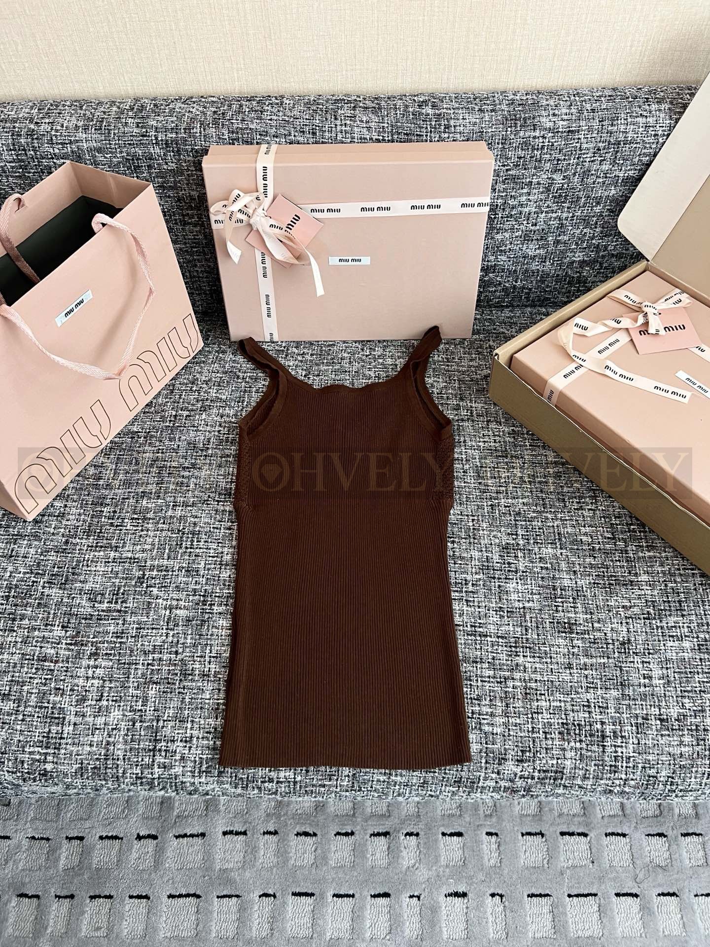 【 ZP버전 】MIU  V넥 펀칭 니트 나시 탑 베스트 상품 썸네일