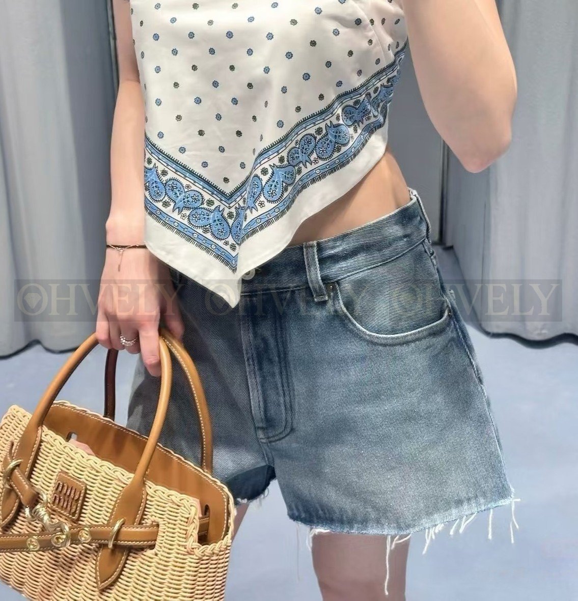 【 ZP버전 】MIU 자수 레터링 데님 반바지