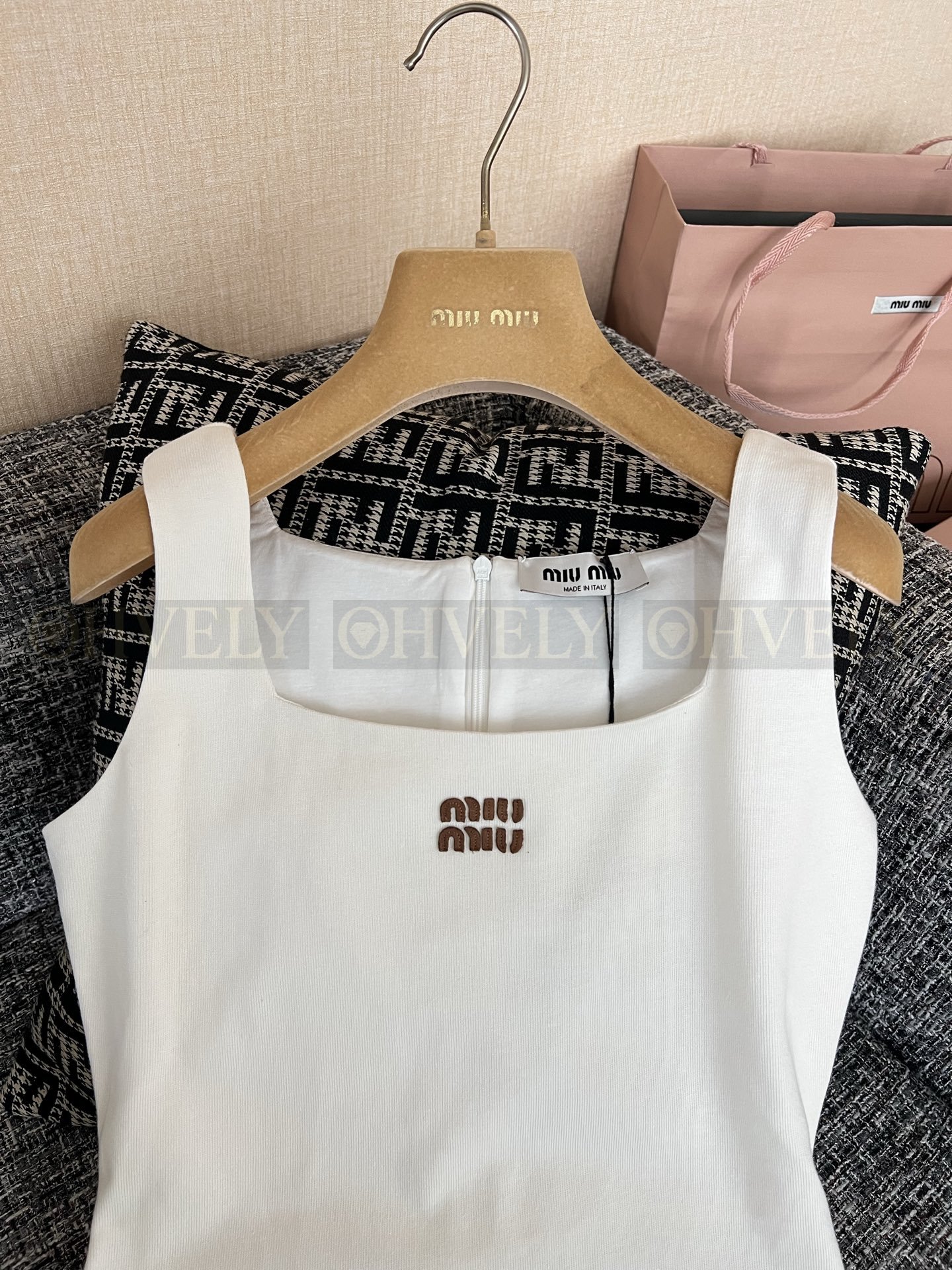 【 ZP버전 】MIU 화이트 슬림핏 원피스 상품 썸네일