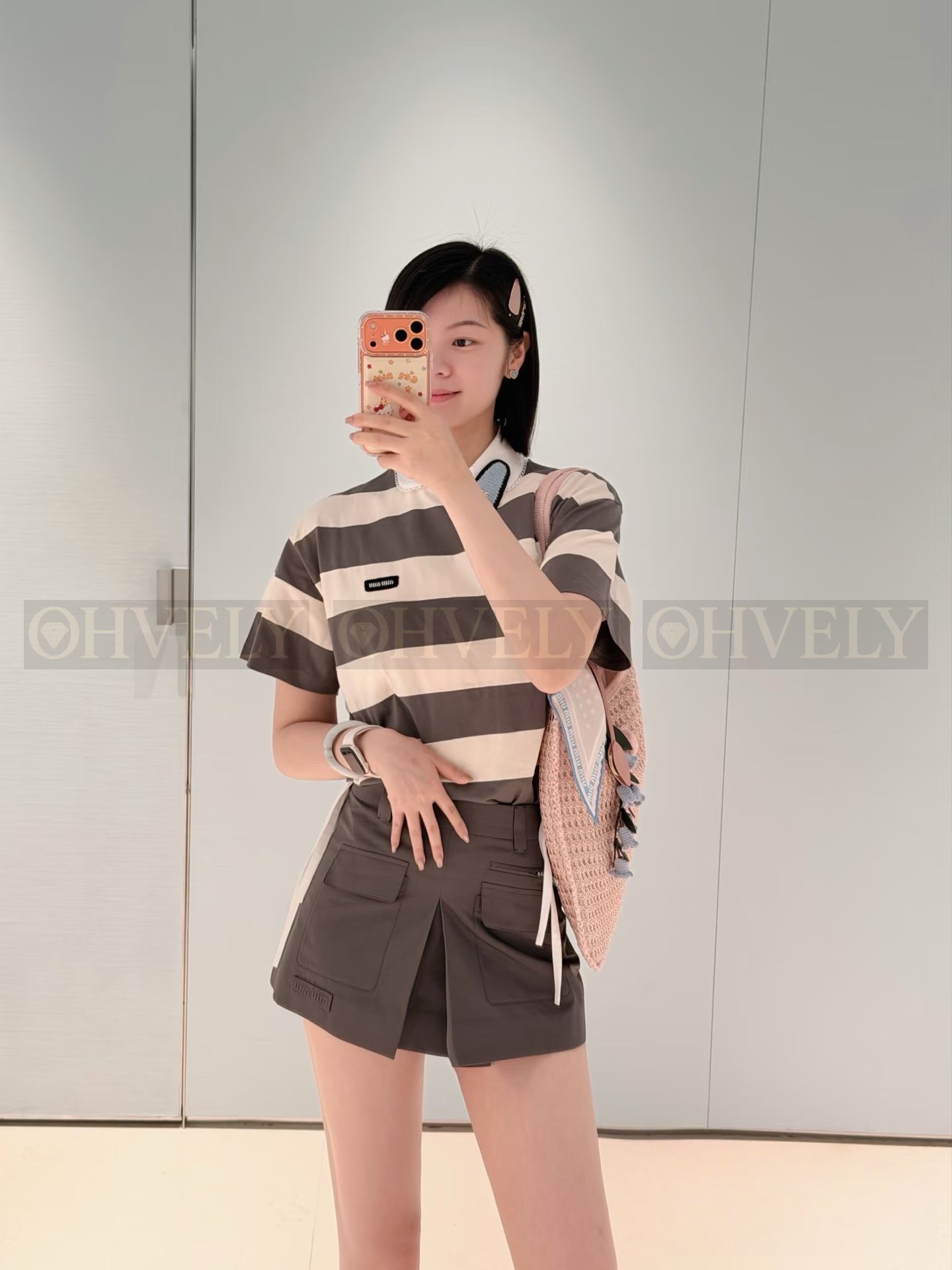 【 ZP버전 】MIU 그레이 화이트 스트라이프 반팔 티셔츠 상품 썸네일
