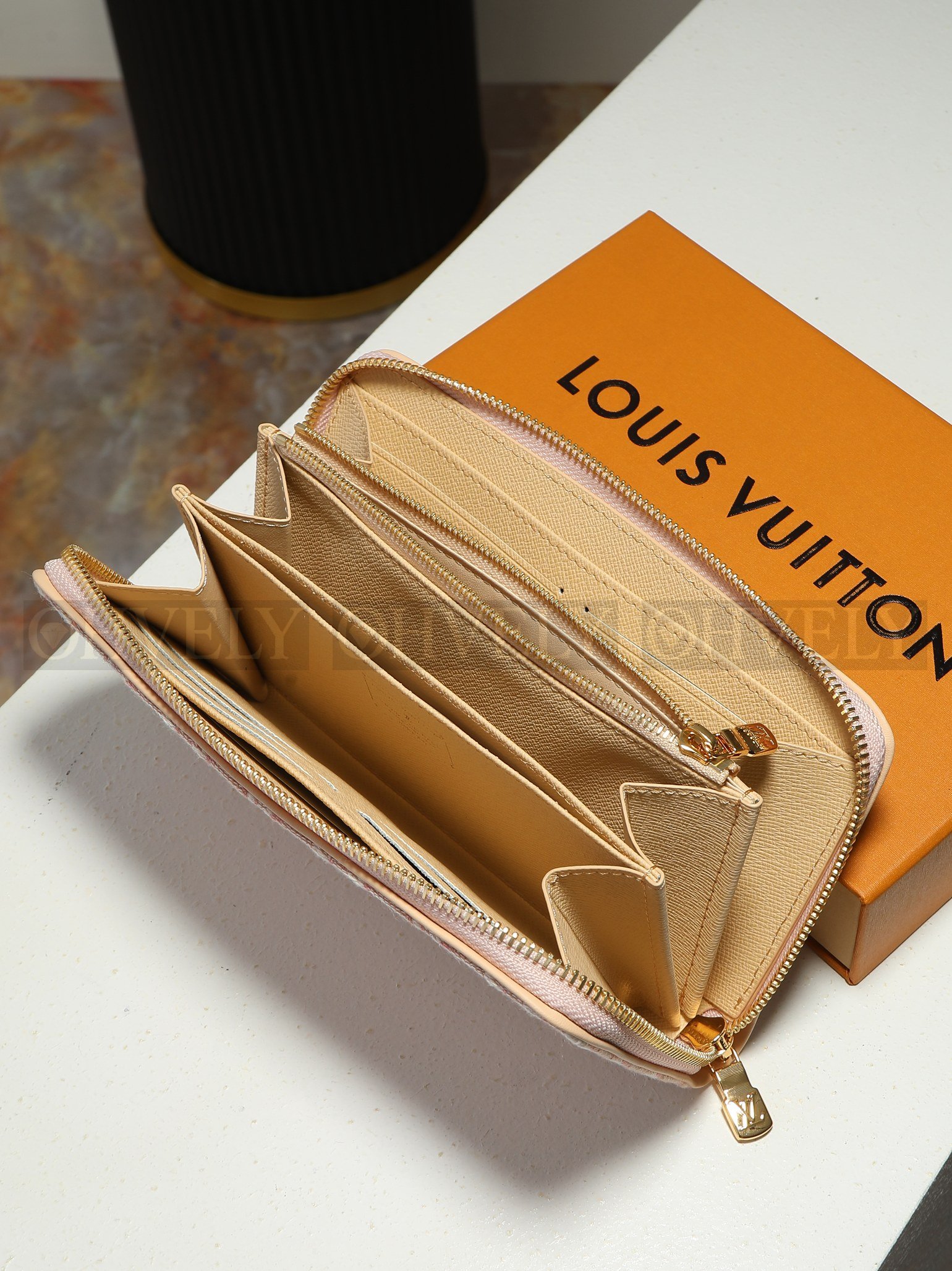 【 ZP버전 】LV 모노그램 자카드 집피 월릿 핑 상품 썸네일