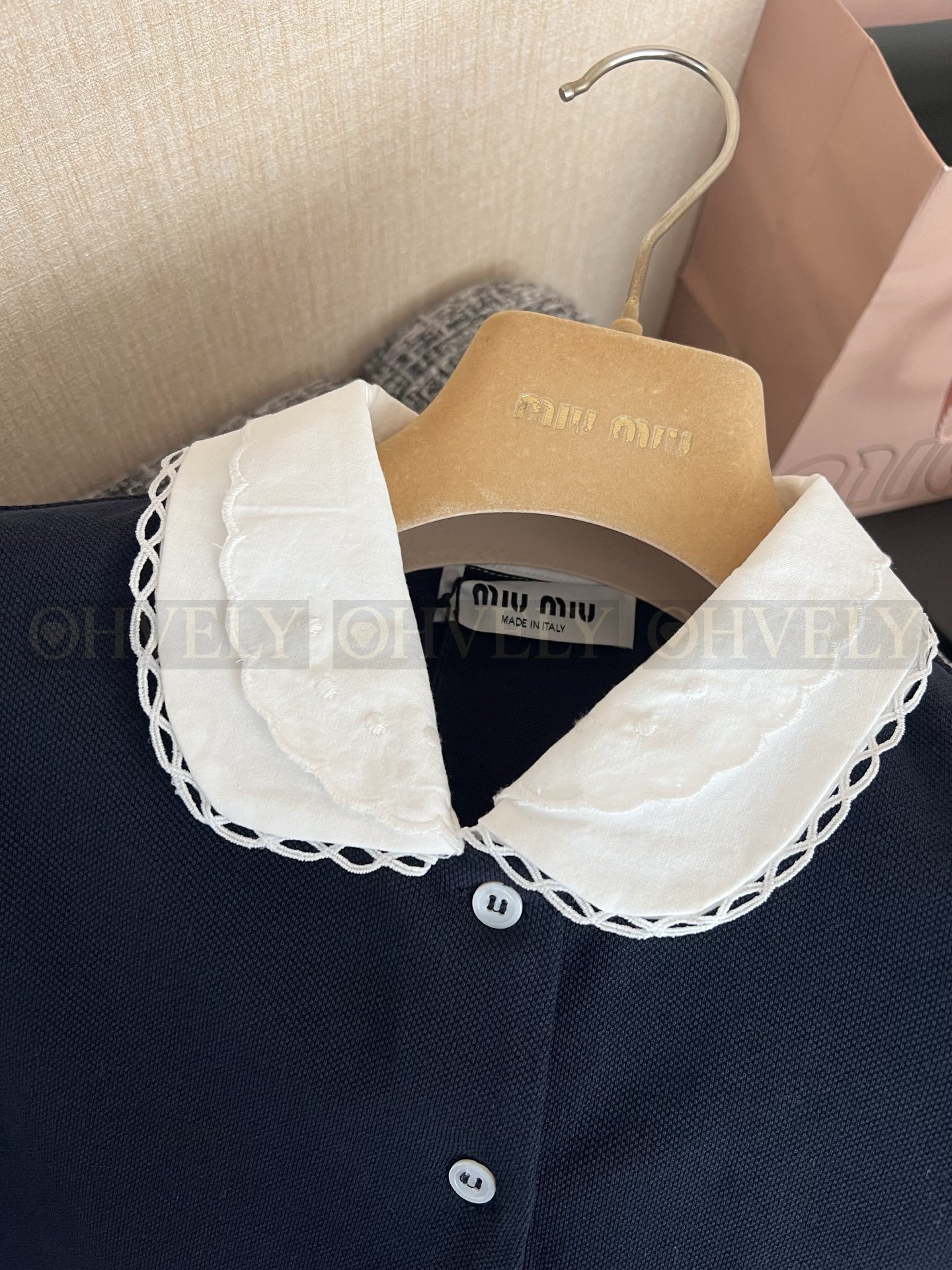 【 ZP버전 】MIU 네이비 칼라 폴로 반팔 티셔츠 상품 썸네일