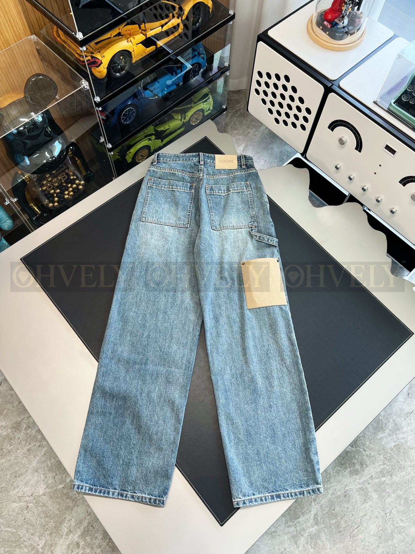 【 ZP버전 】LOW 엠보스 가죽 패치 데님 팬츠 상품 썸네일