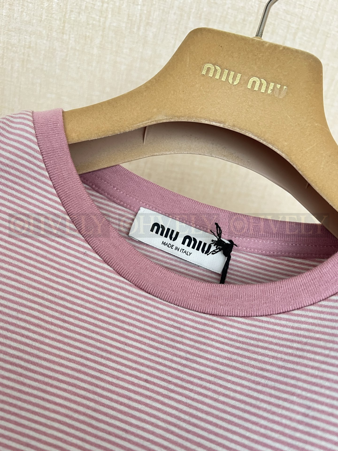 【 ZP버전 】MIU 핑크 스트라이프 포켓 패치 긴팔 티셔츠 상품 썸네일