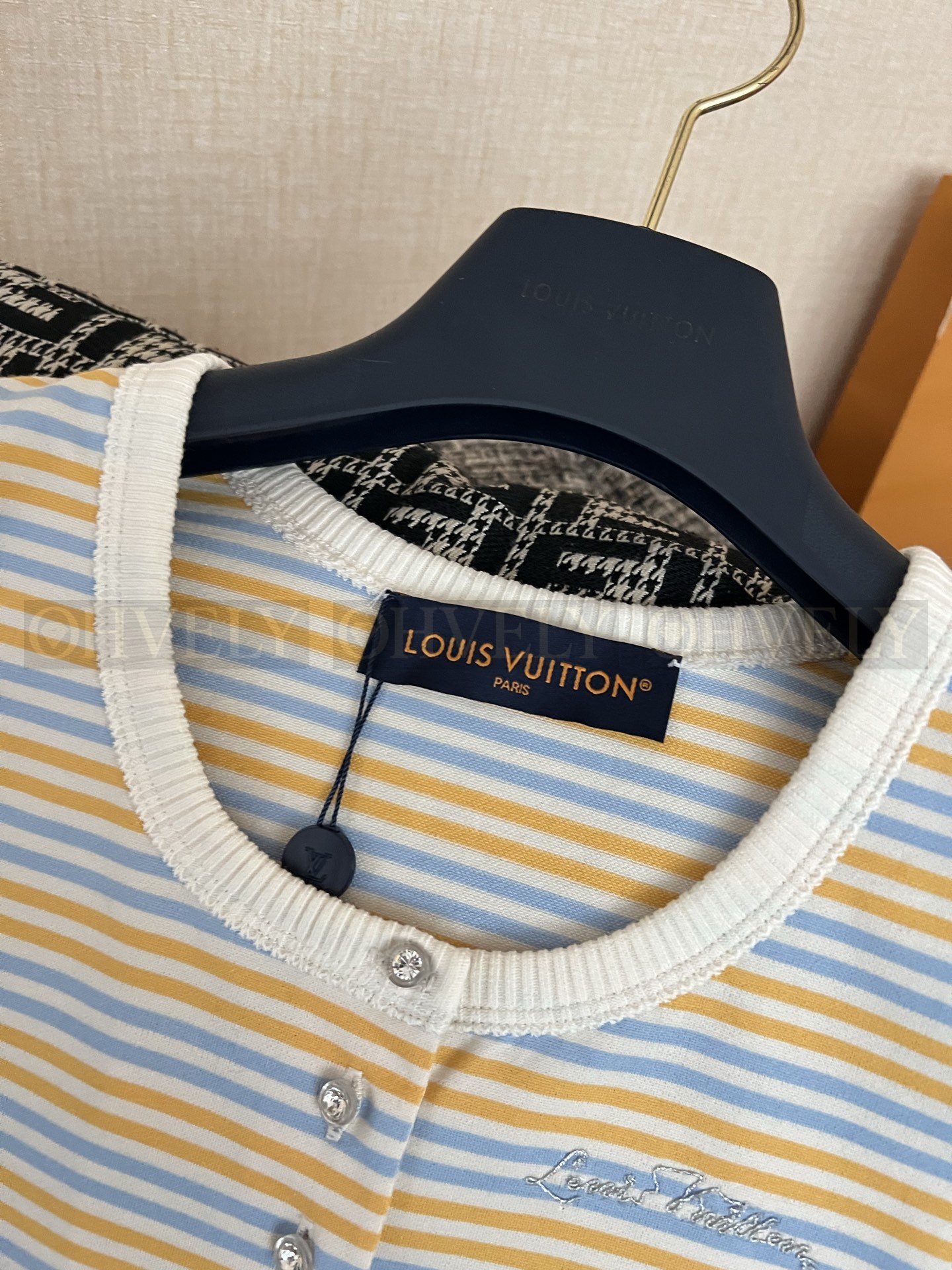 【 ZP버전 】LV 옐로우 블루 스트라이프 반팔 티셔츠 상품 썸네일