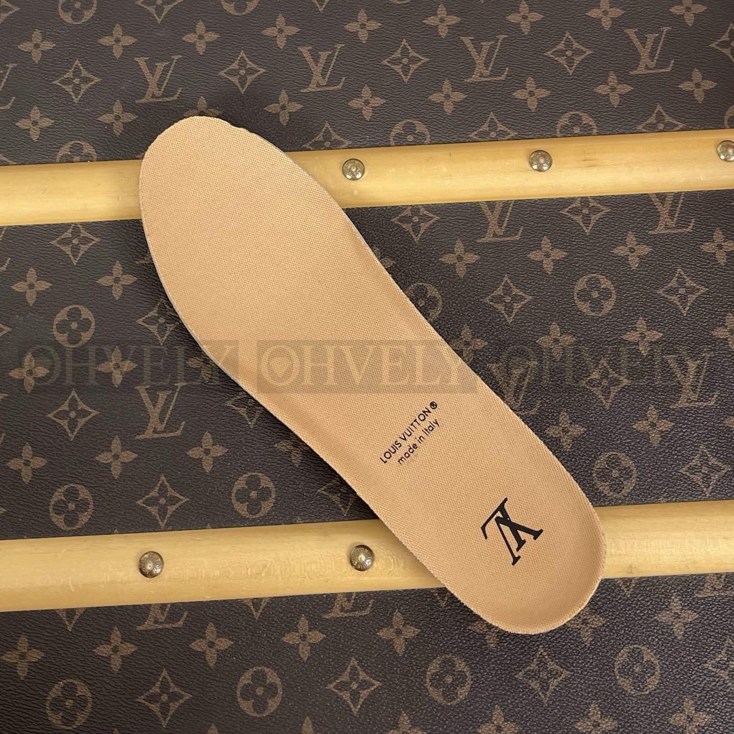 【 ZP버전 】LV 버터소프트 스니커즈 카키 상품 썸네일