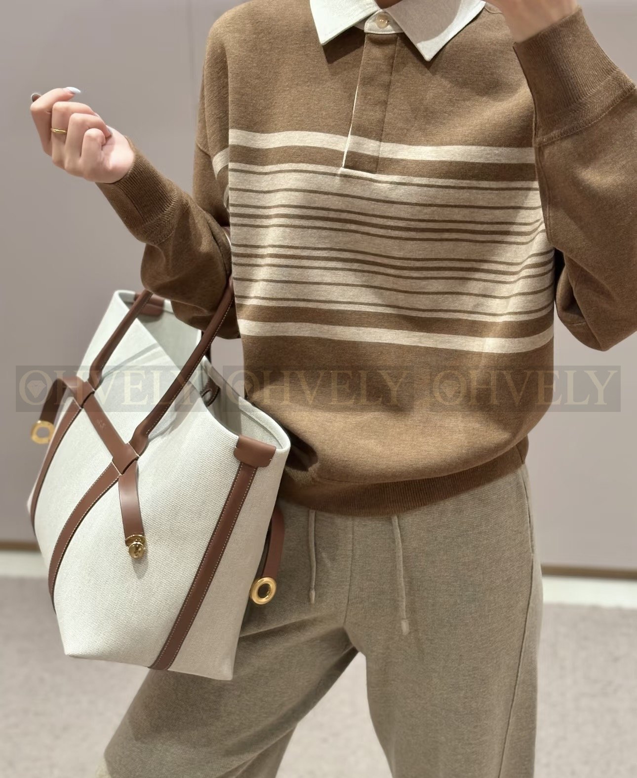 【 ZP버전 】LP 스트라이프 배색 카라 니트