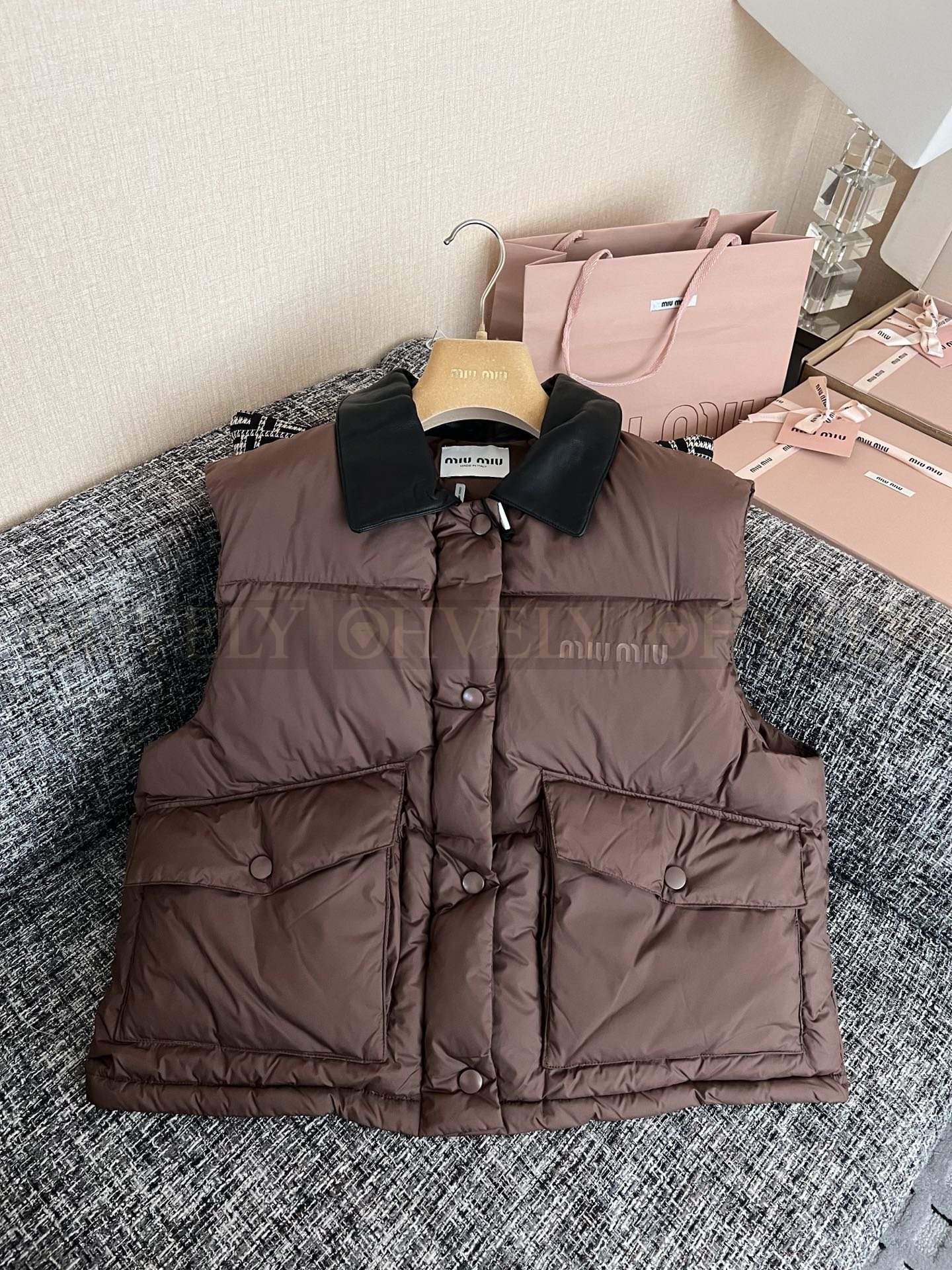 【 ZP버전 】MIU 칼라 가죽 카라 다운 베스트 상품 썸네일